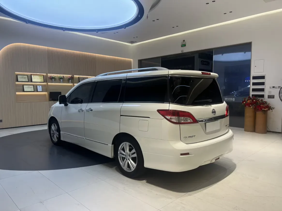 Nissan nobleman