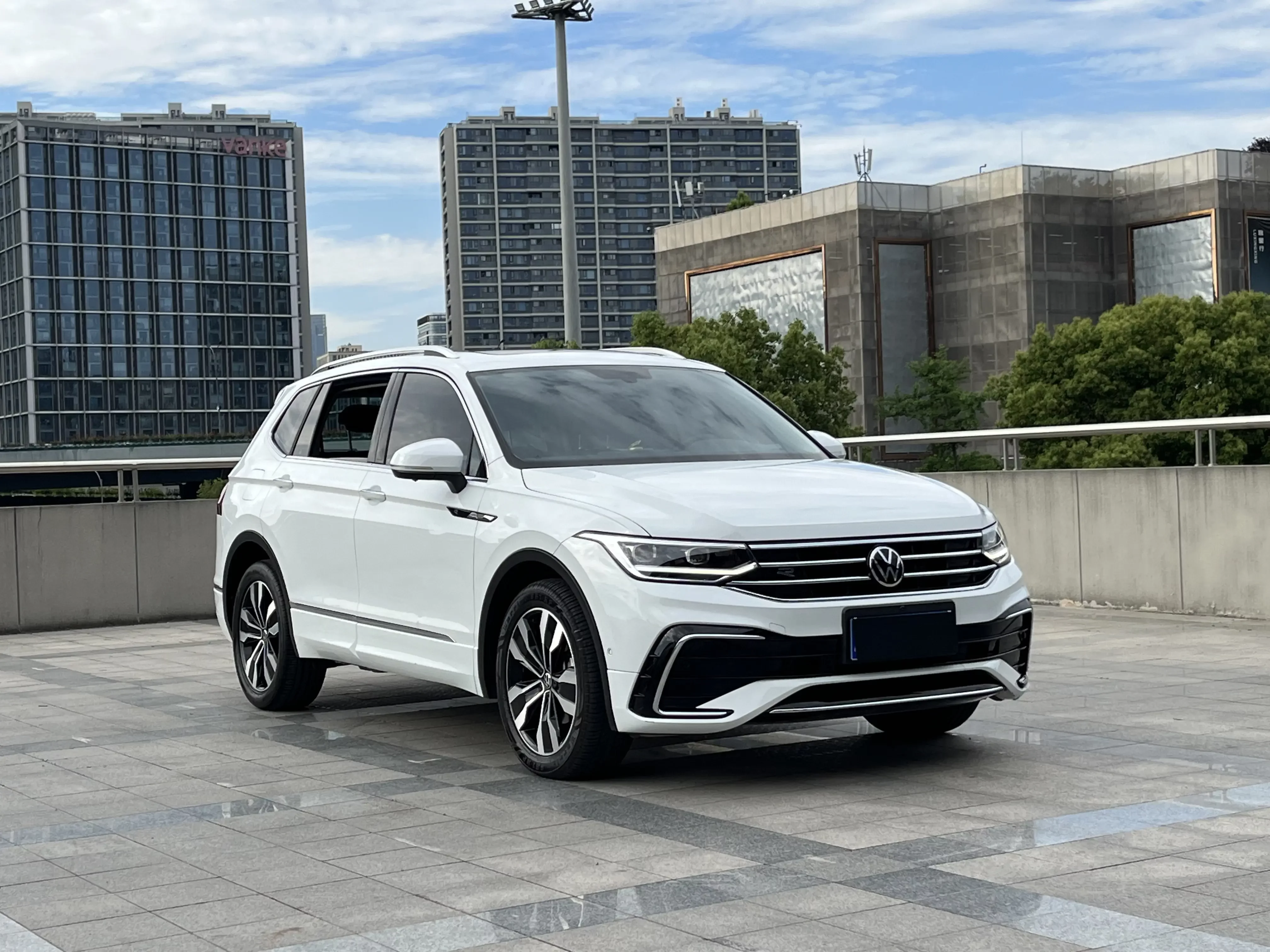 Volkswagen Tiguan L