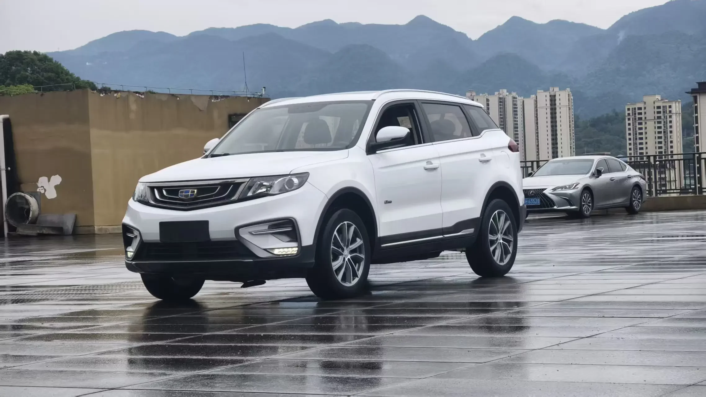 Geely Atlas