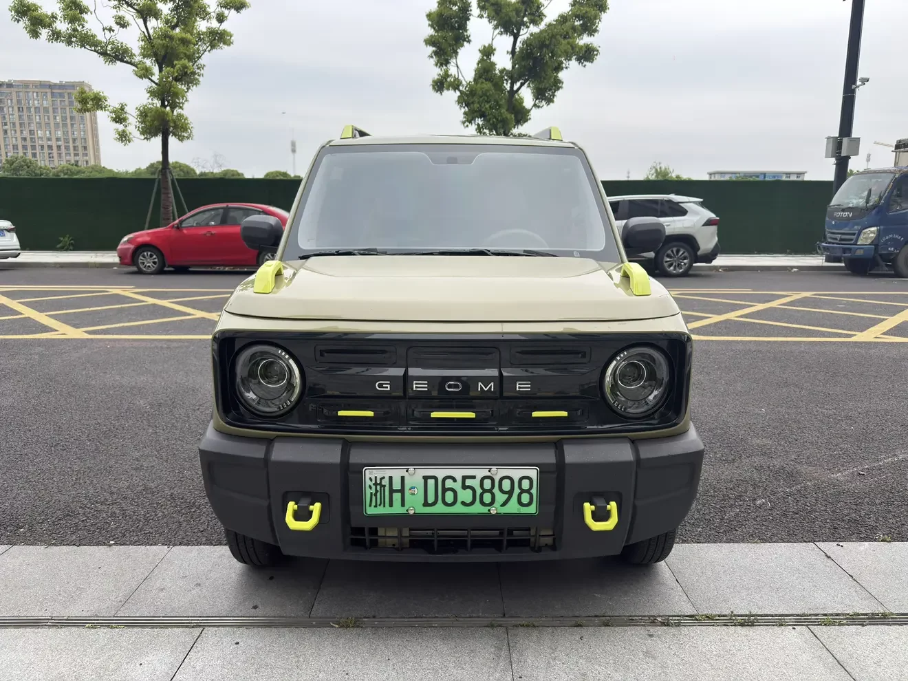 Geely panda