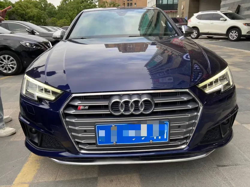 Audi S4