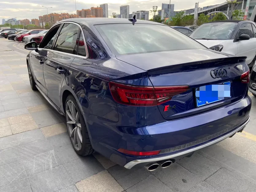 Audi S4
