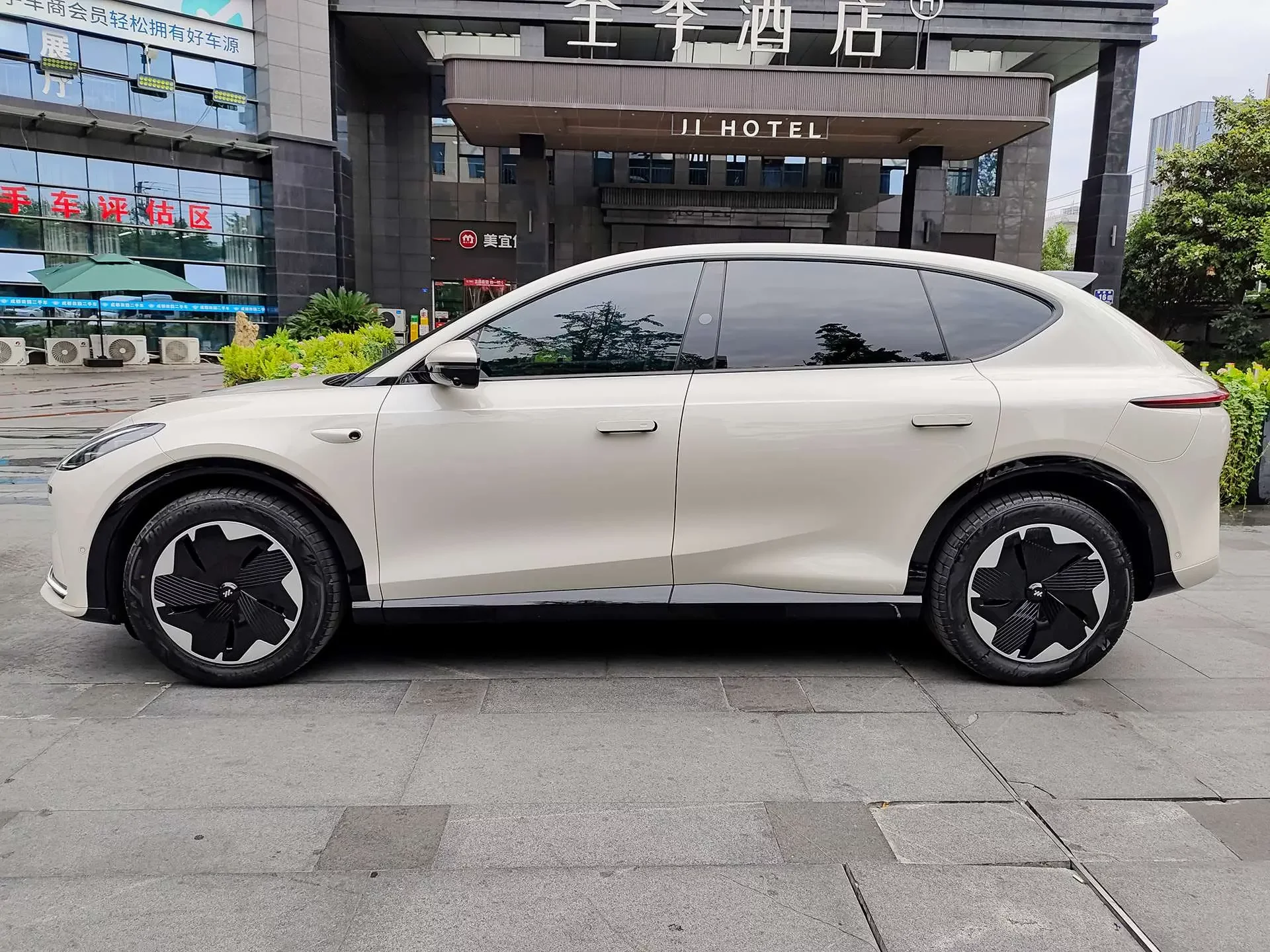 Zhiji LS7