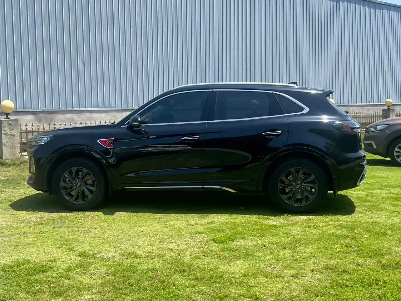 Hongqi HS5