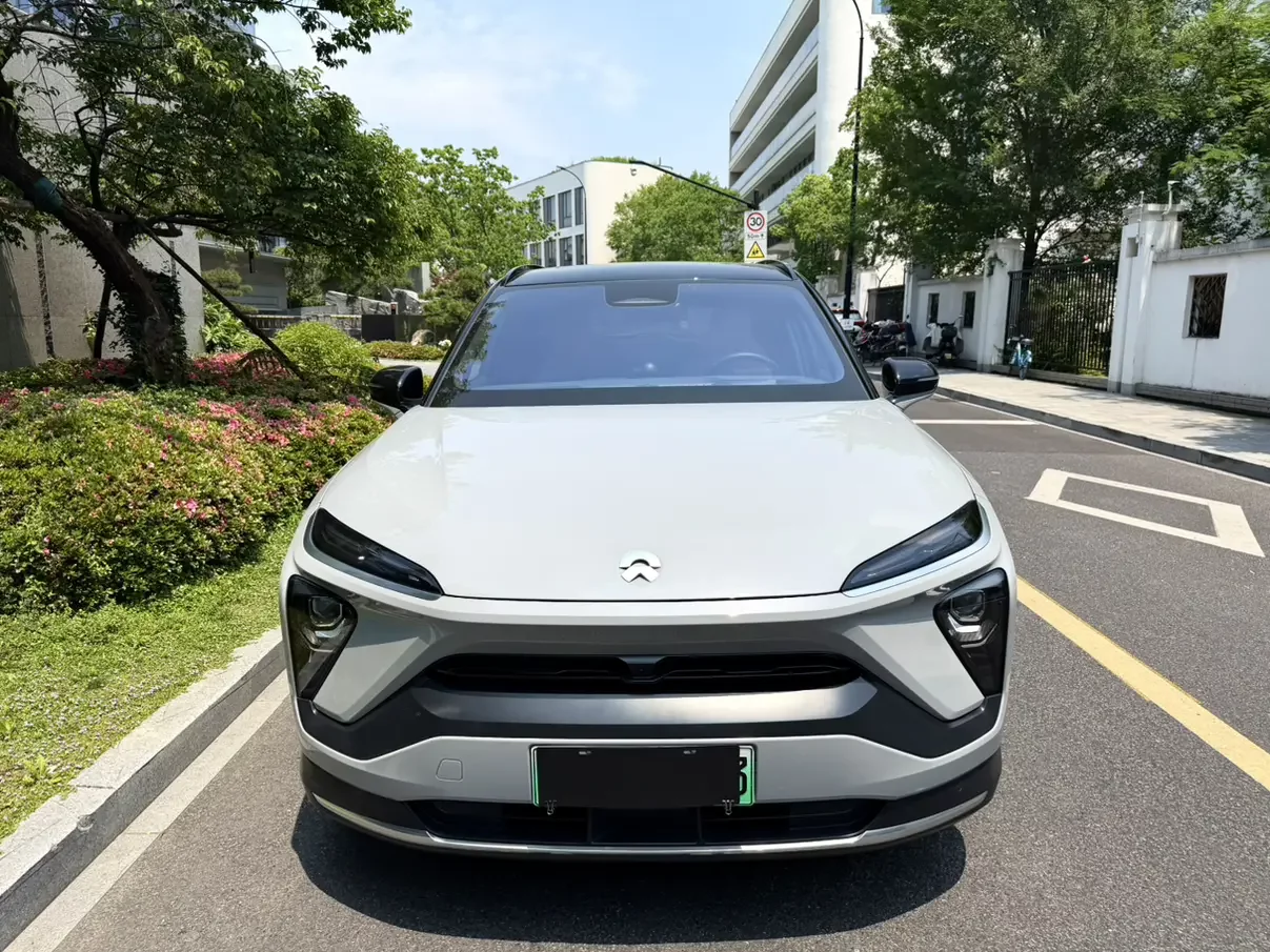 NIO ES6