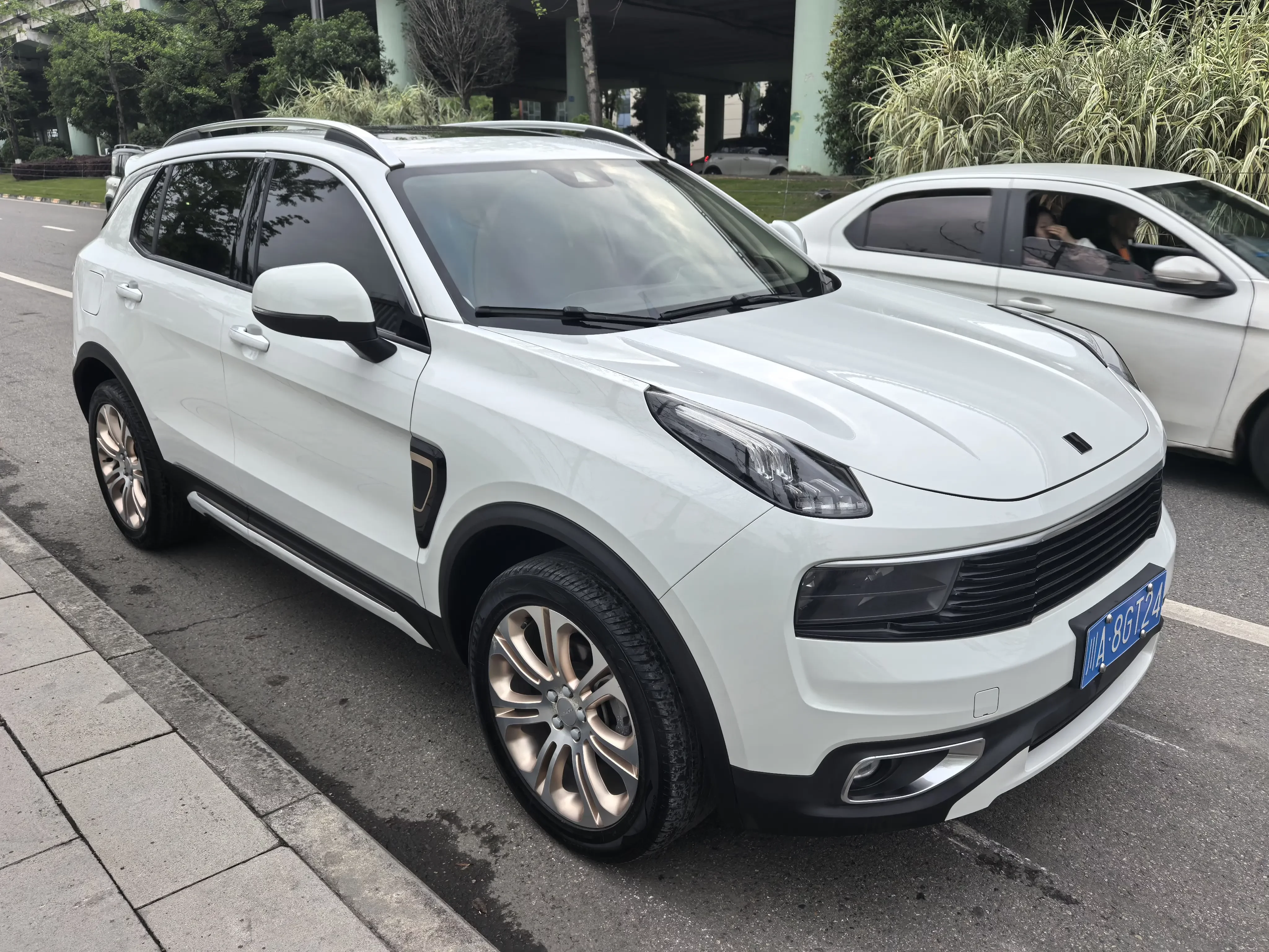 Lynk & Co 01