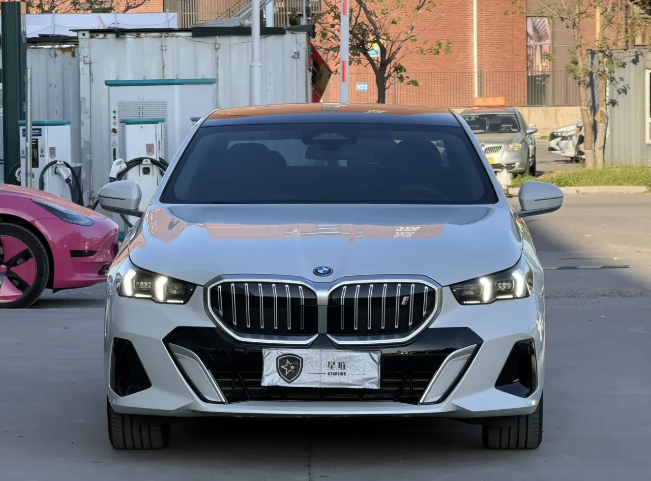 BMW i5