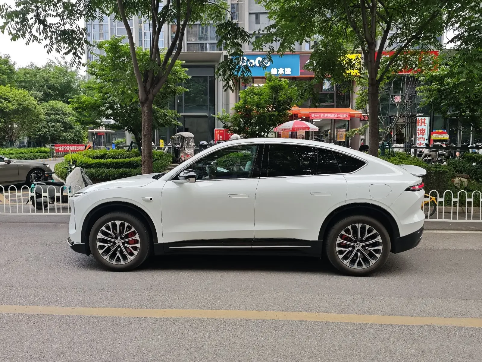 NIO EC6