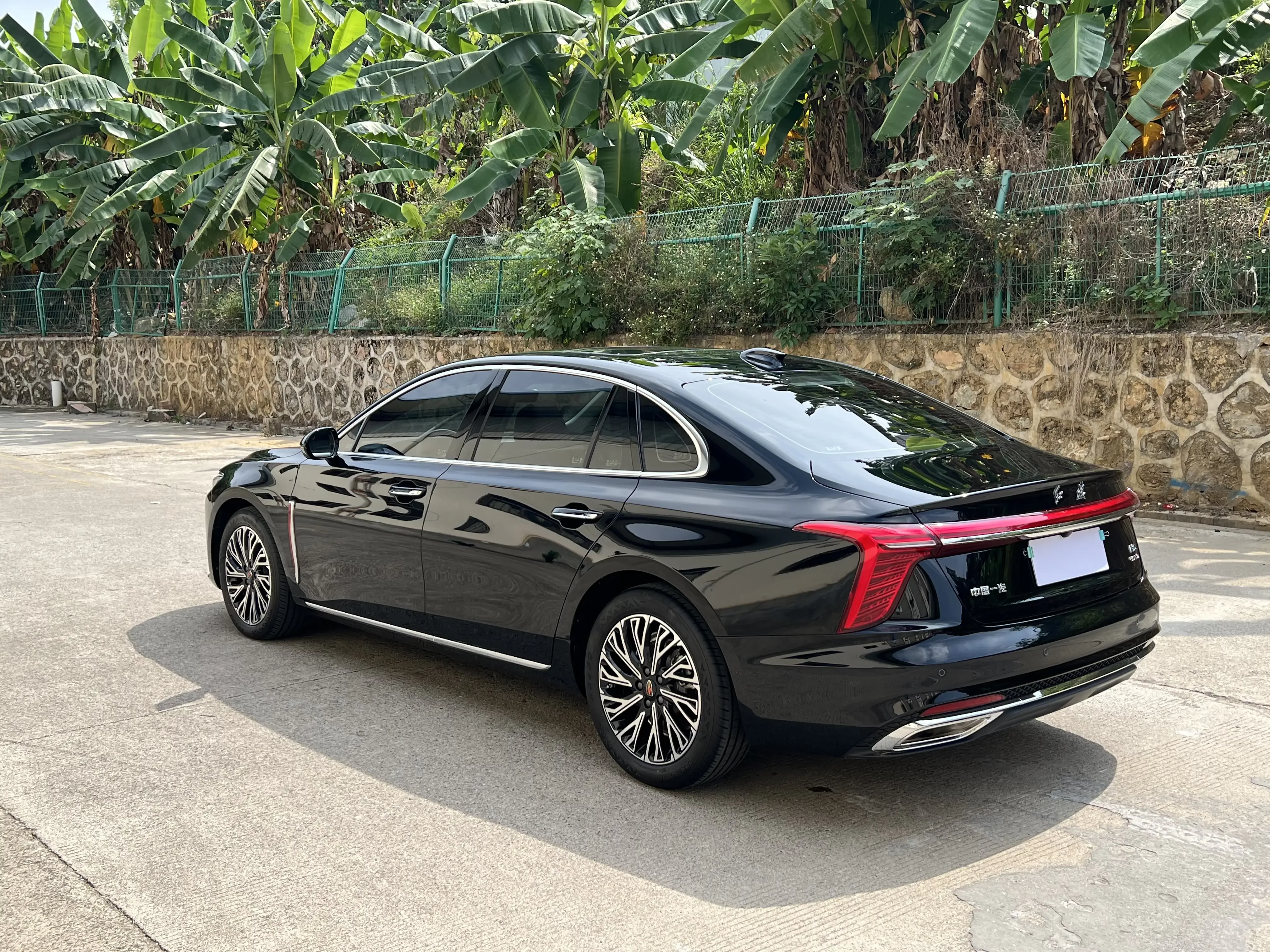 Hongqi H5
