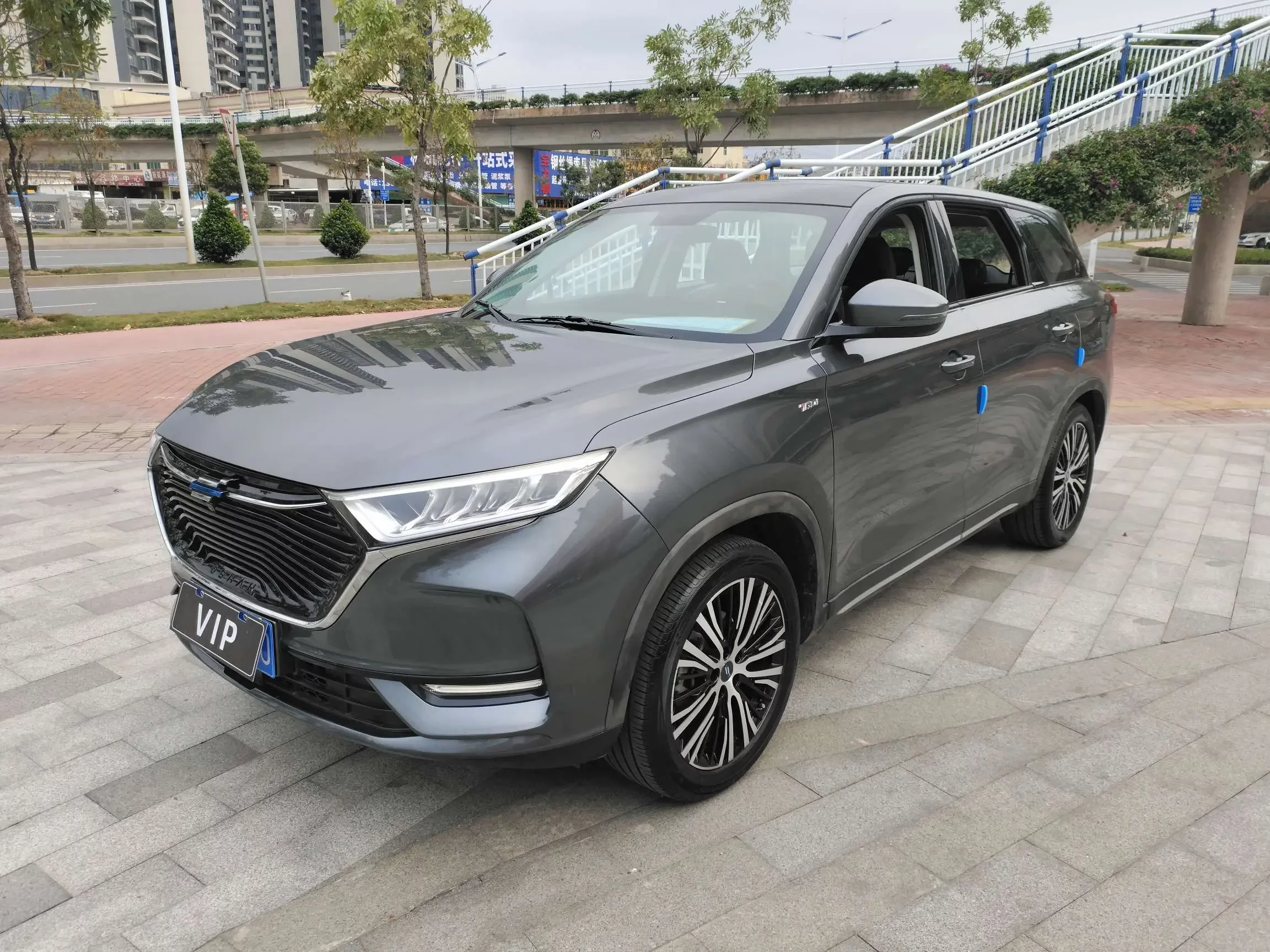 Oshan Changan Auchan X7