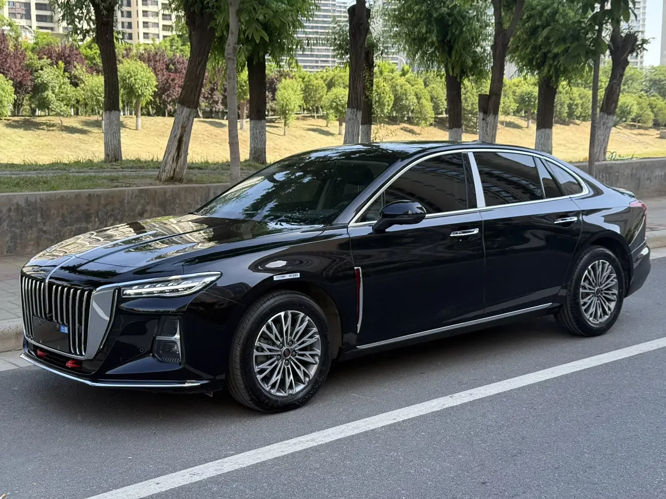 Hongqi H5
