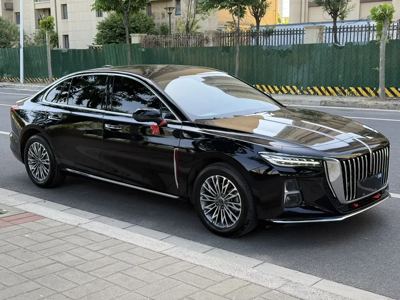 Hongqi H5