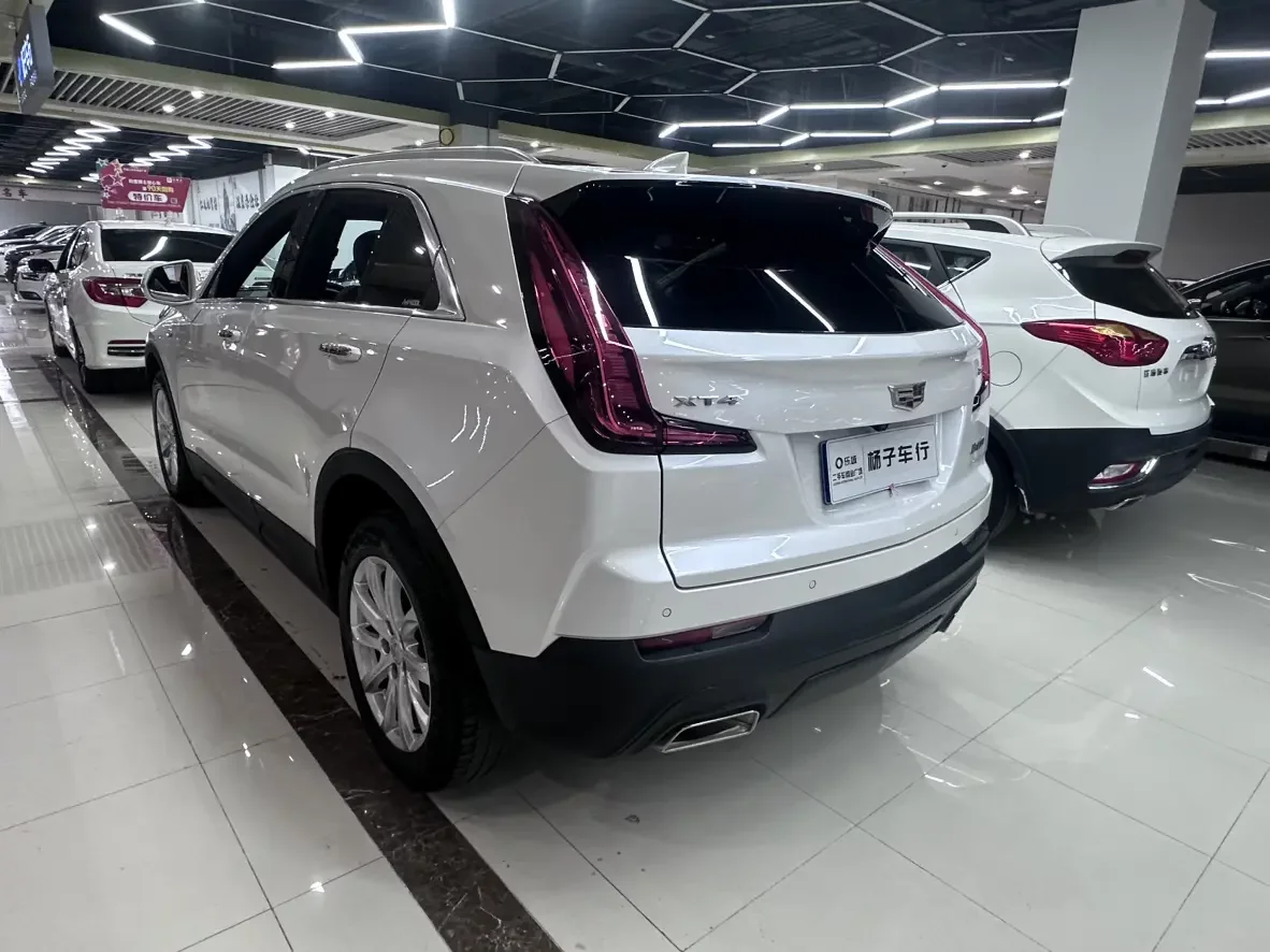 Cadillac XT4