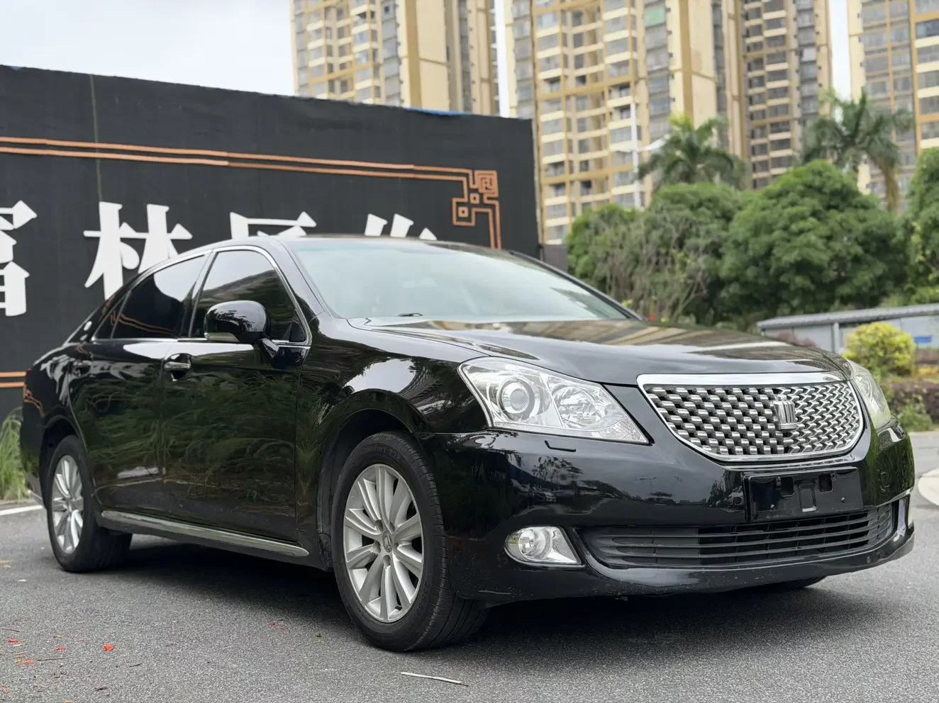 Toyota crown