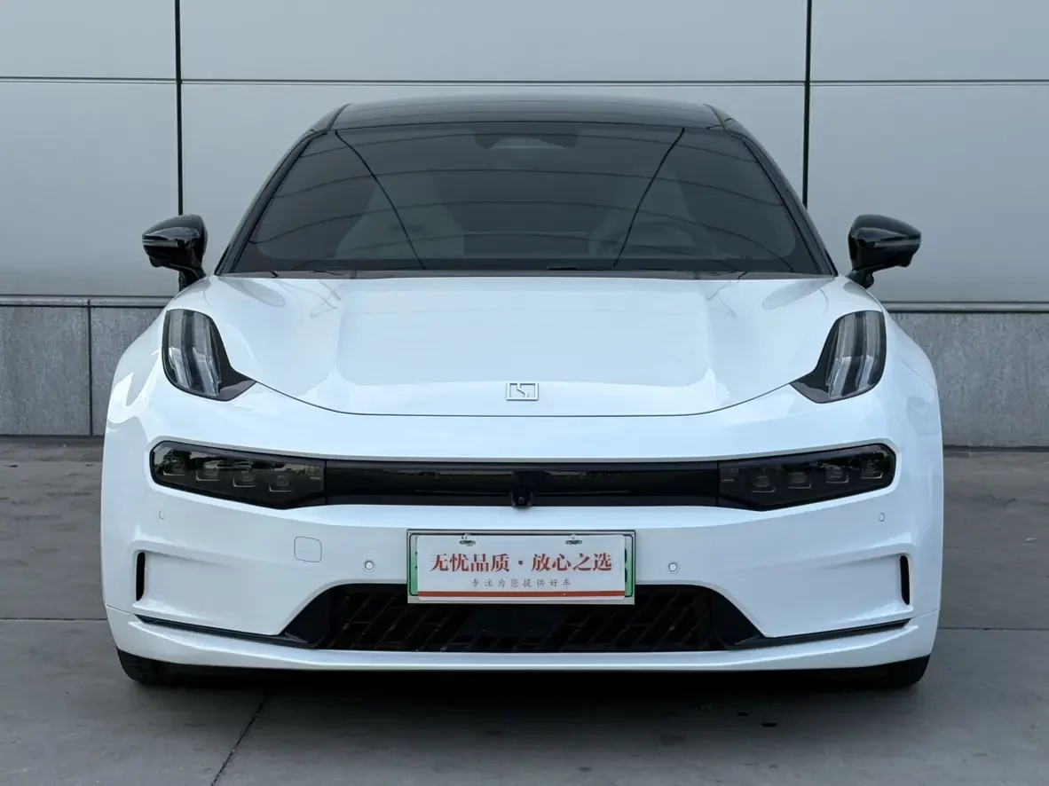 ZEEKR 001