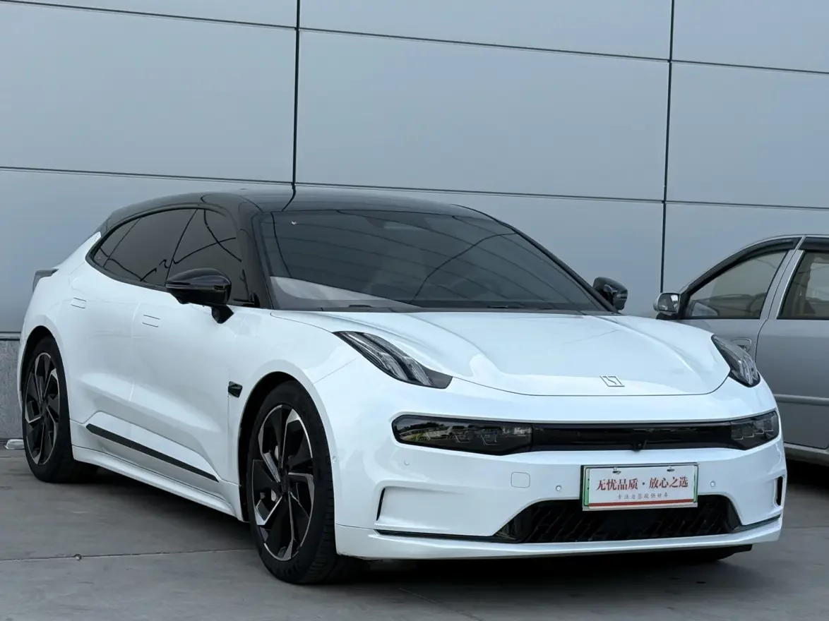 ZEEKR 001