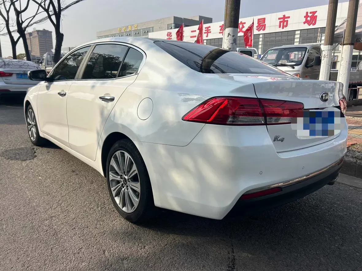 Kia K4
