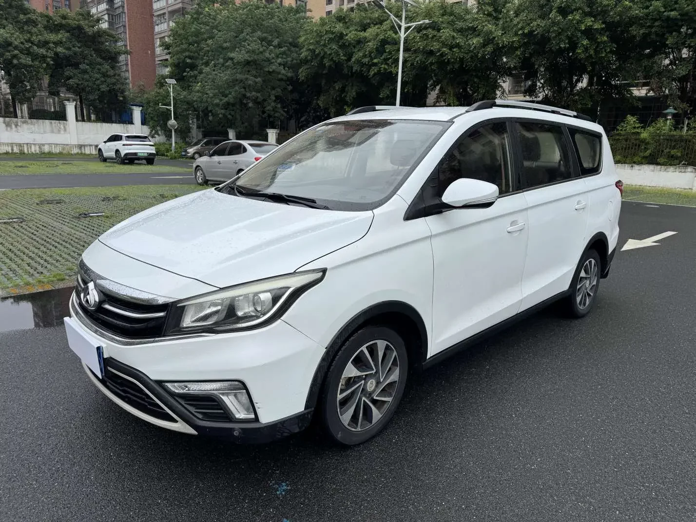 Oshan Changan Auchan A800