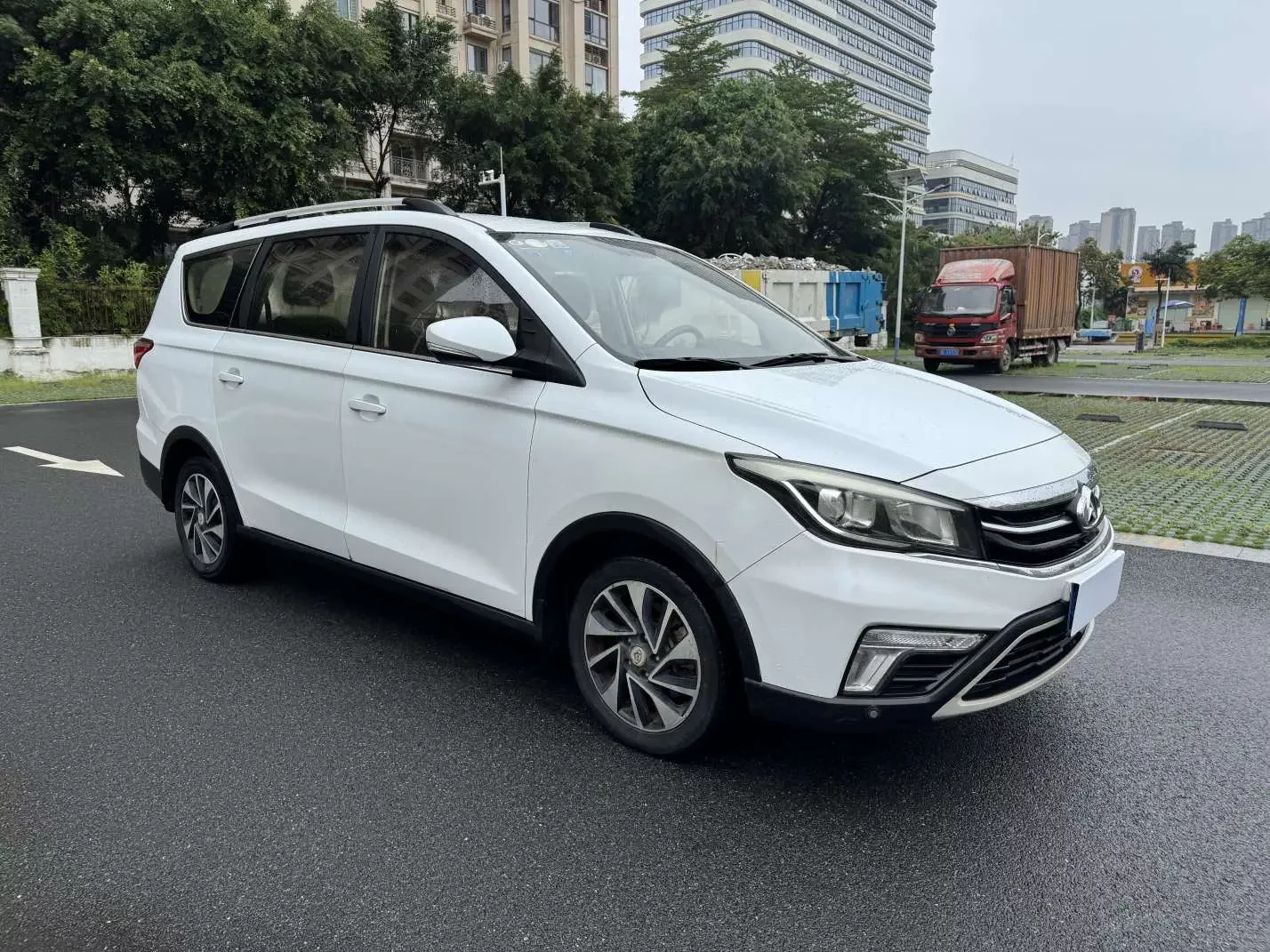 Oshan Changan Auchan A800