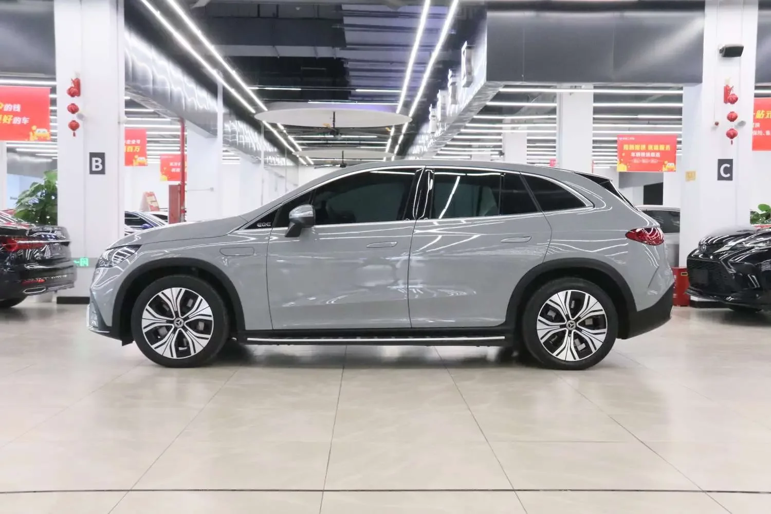 Mercedes-Benz EQE SUV