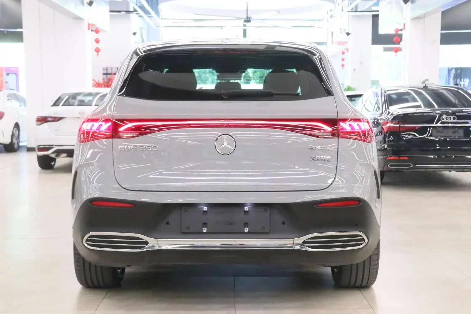 Mercedes-Benz EQE SUV