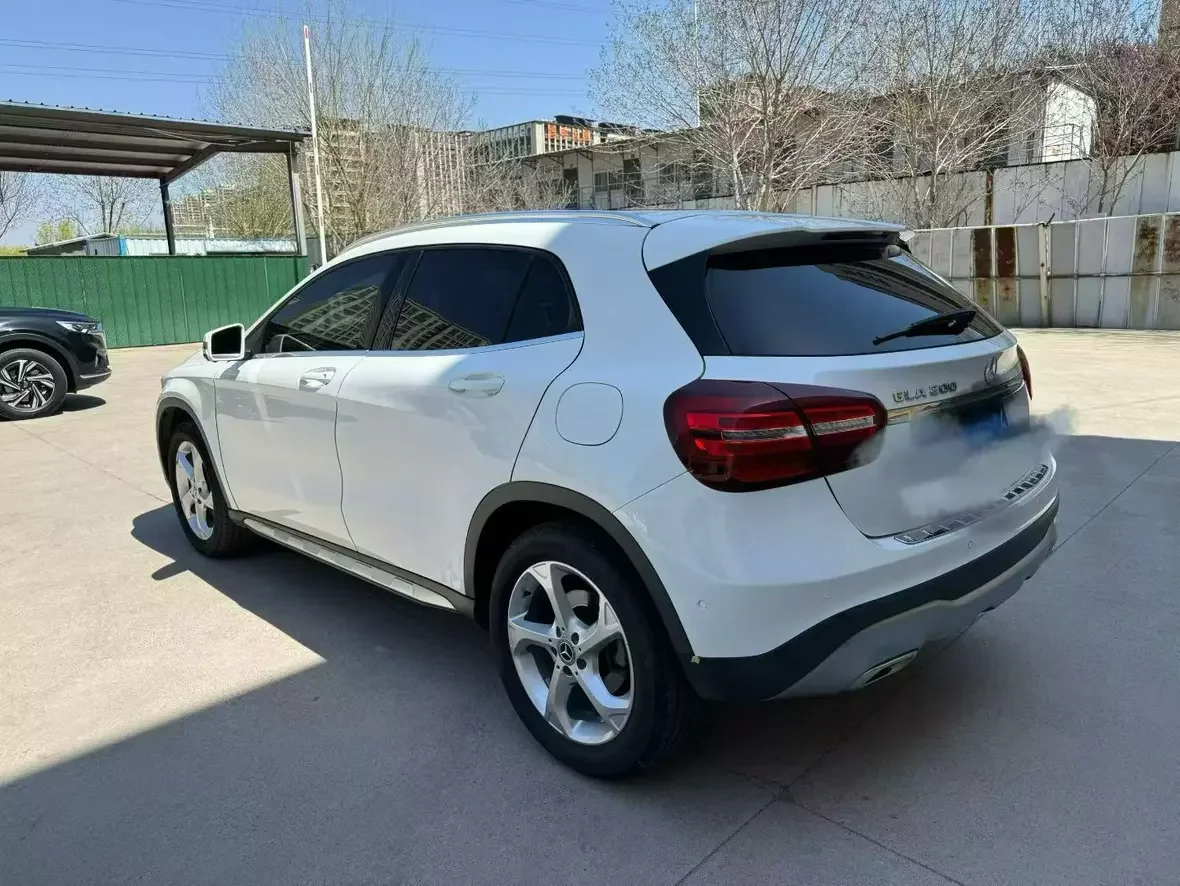 Mercedes-Benz GLA