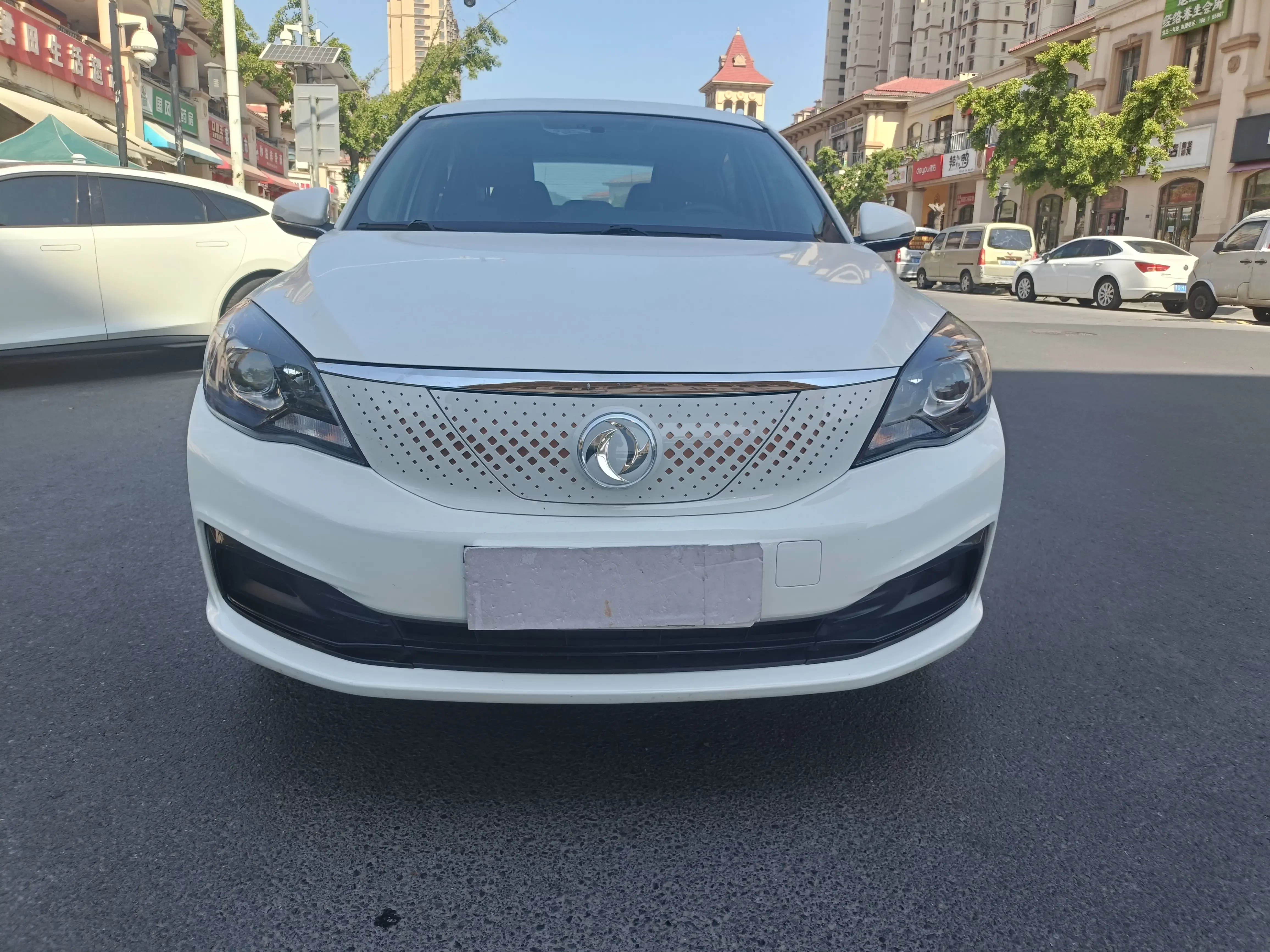Dongfeng Fengshen E70