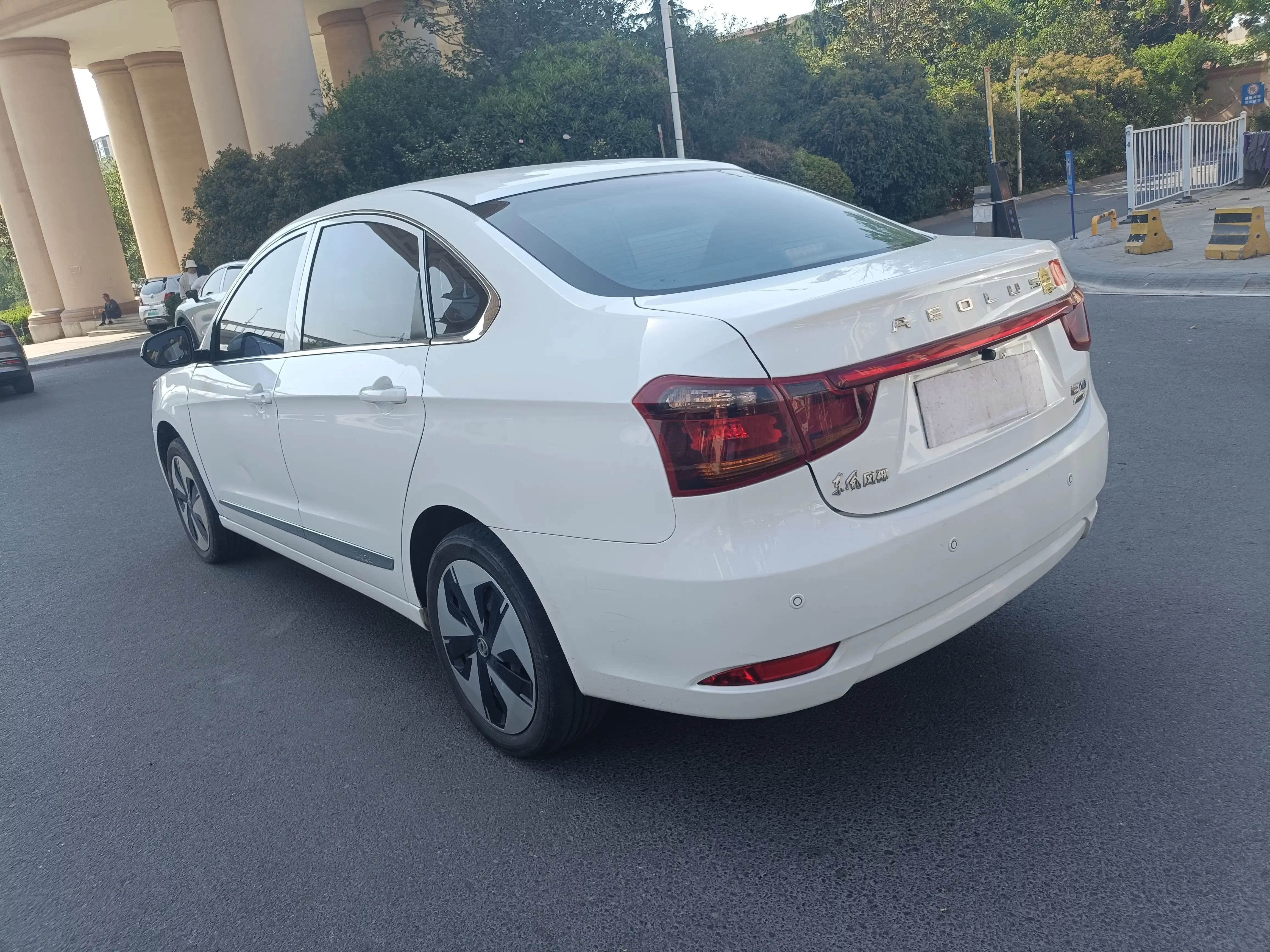 Dongfeng Fengshen E70