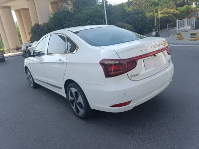 Dongfeng Fengshen E70