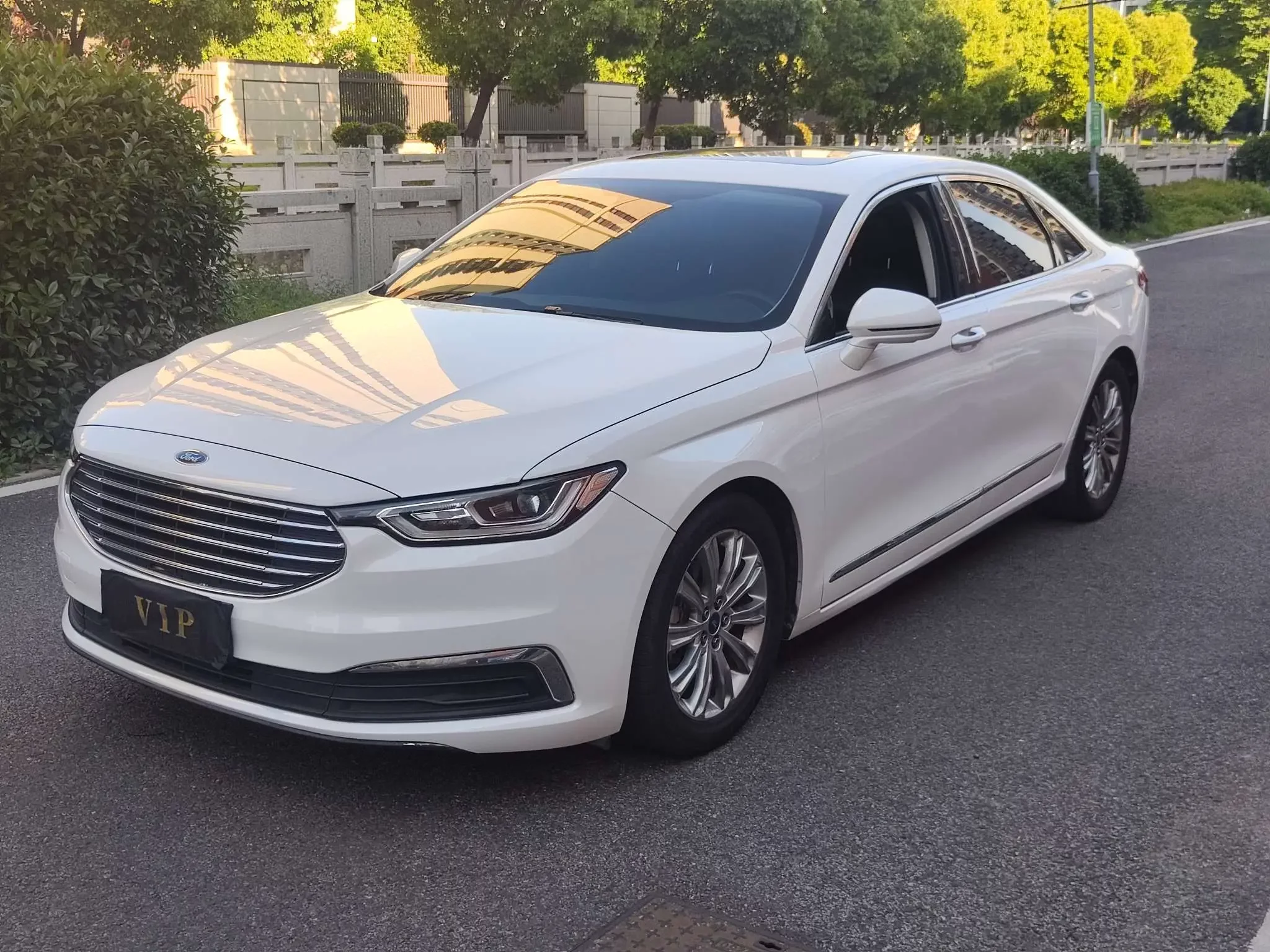 Ford Taurus