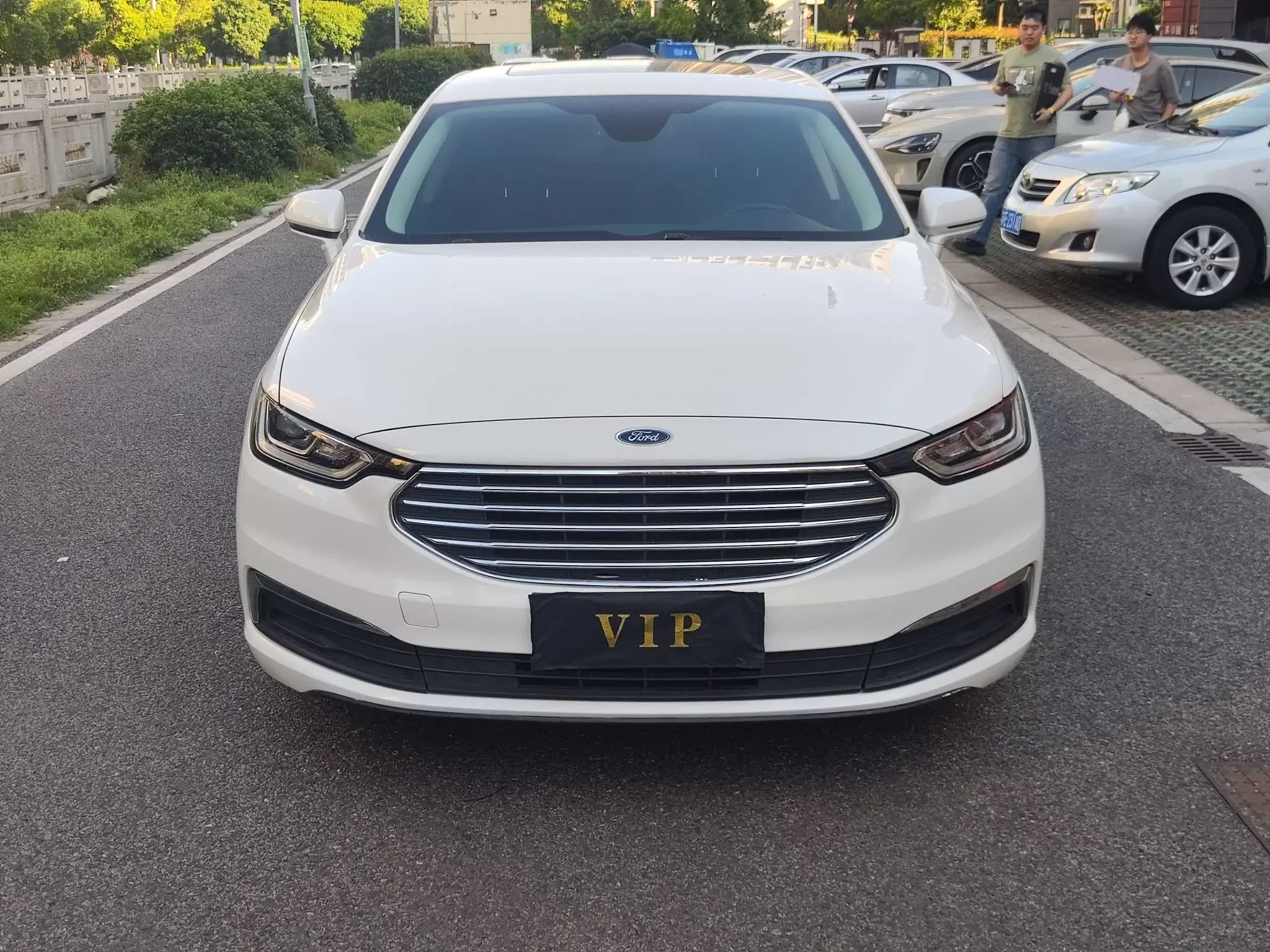 Ford Taurus