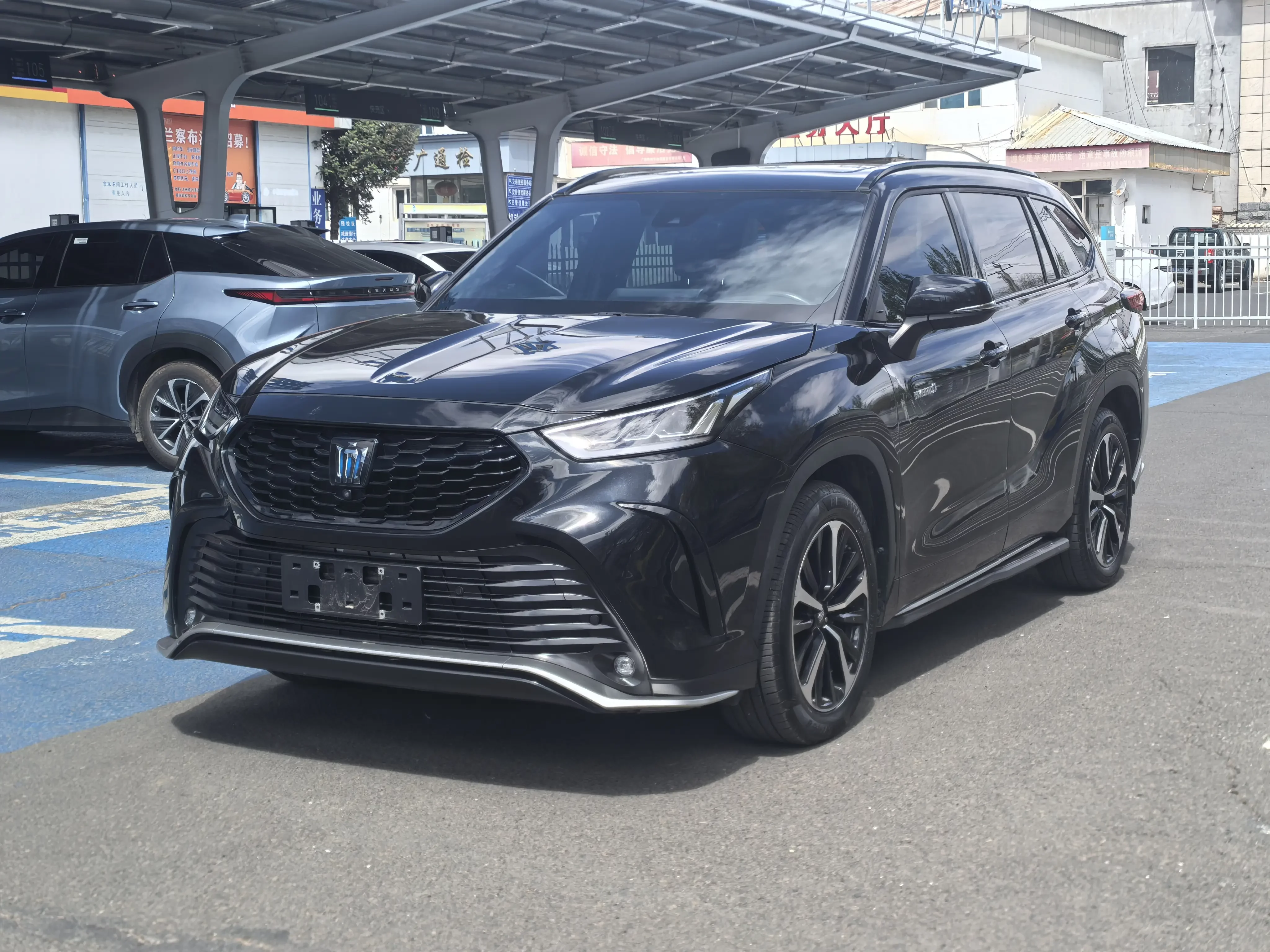 Toyota Crown Kluger
