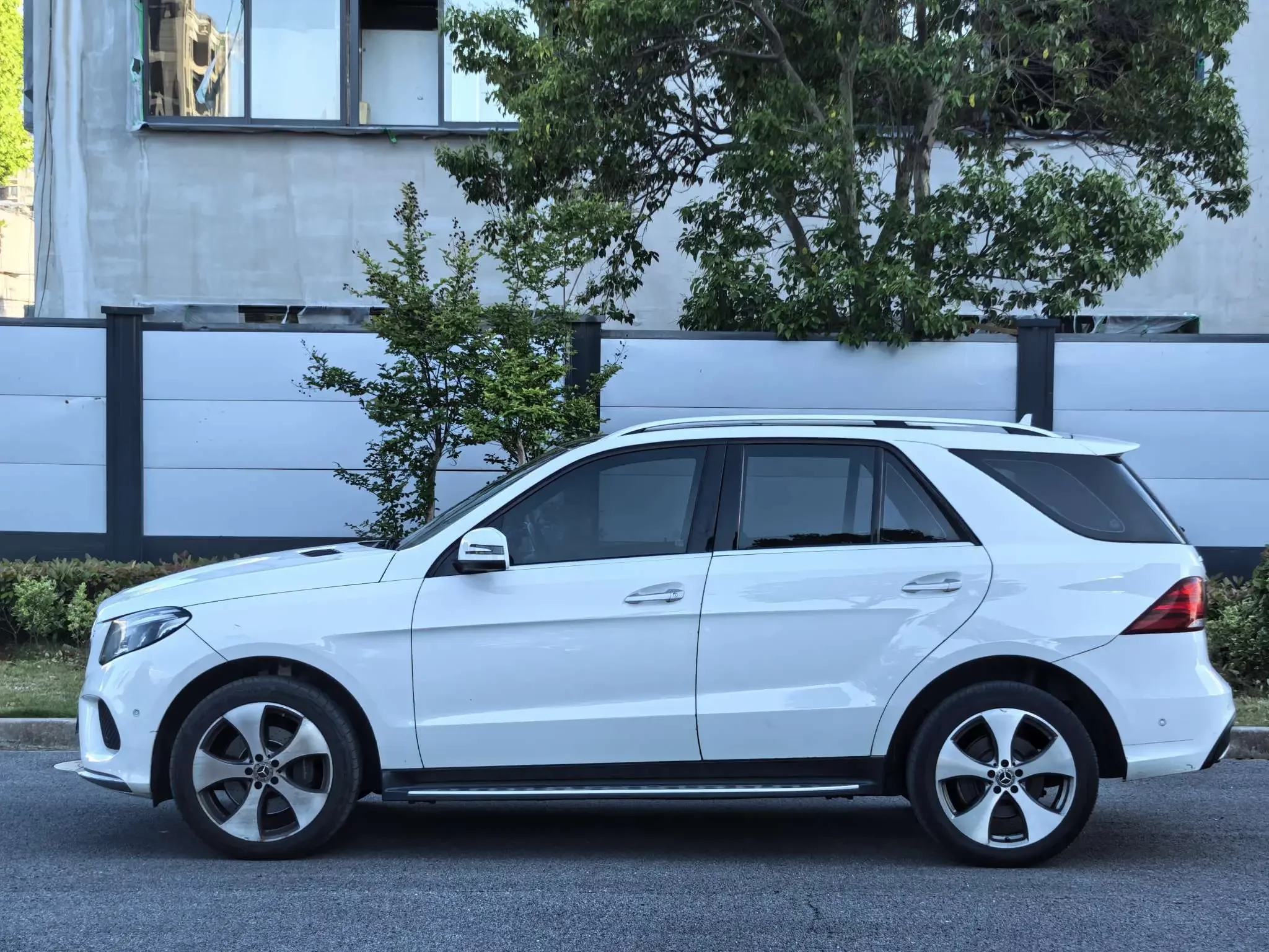 Mercedes-Benz GLE (Imported)