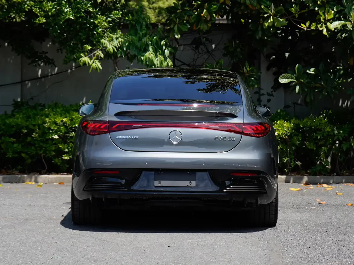 Mercedes-Benz EQE AMG