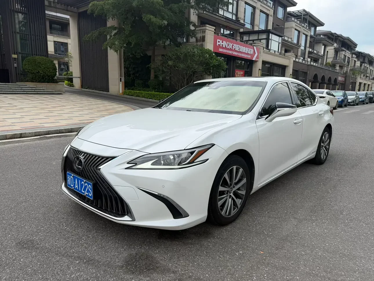 Lexus ES