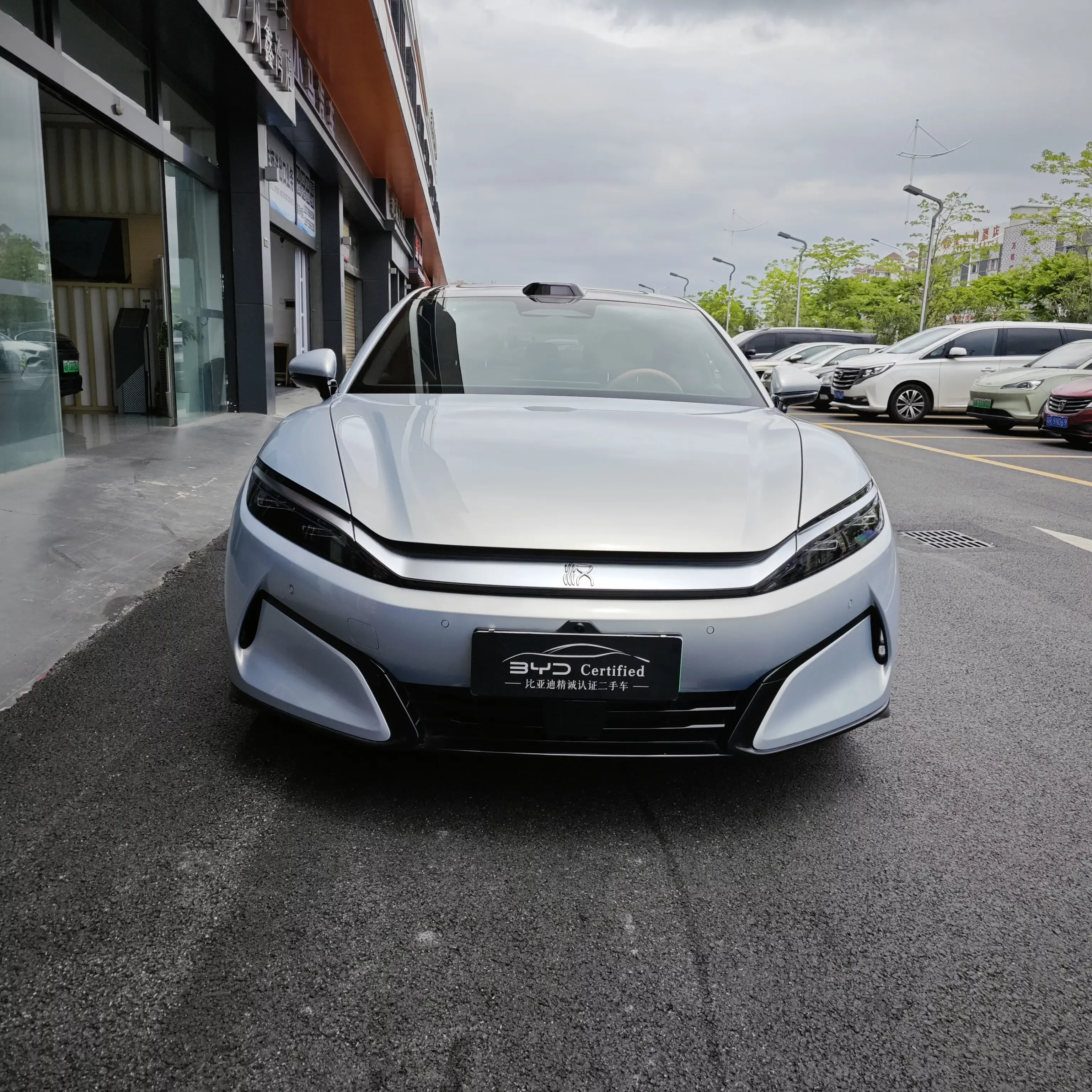 BYD Han L EV