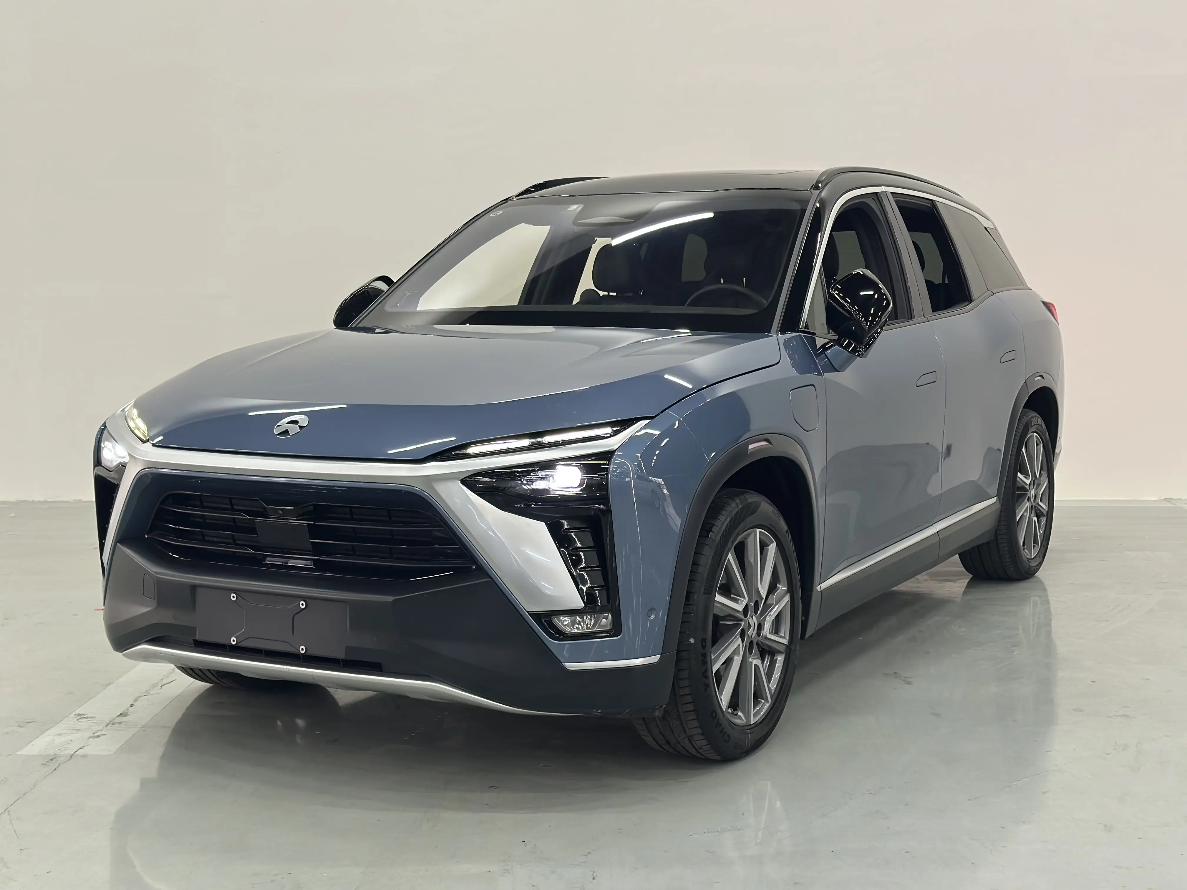 NIO ES8