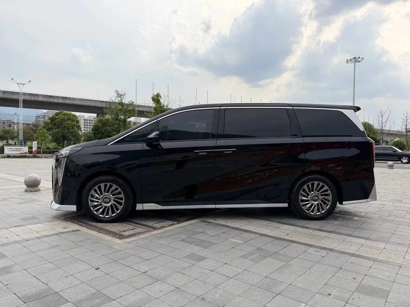 GAC Trumpchi M8