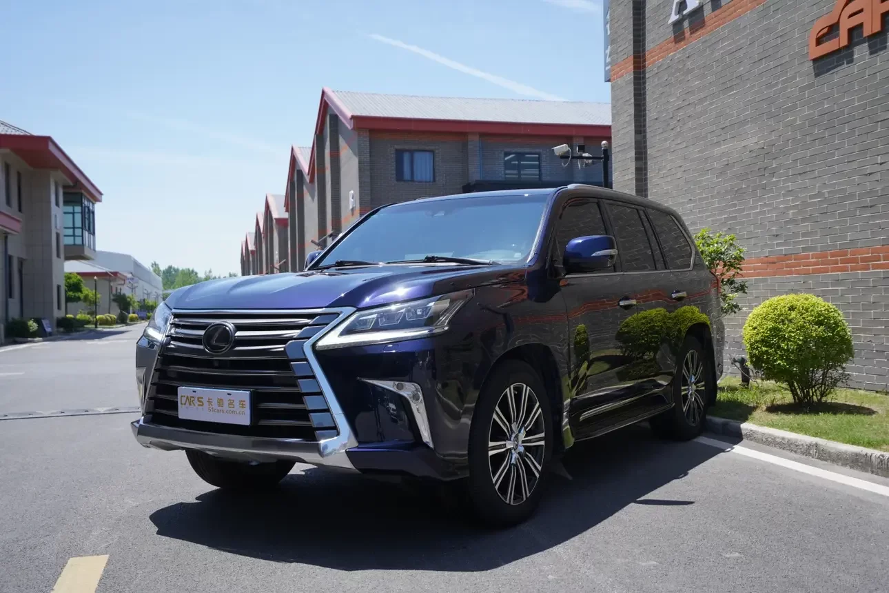 Lexus LX