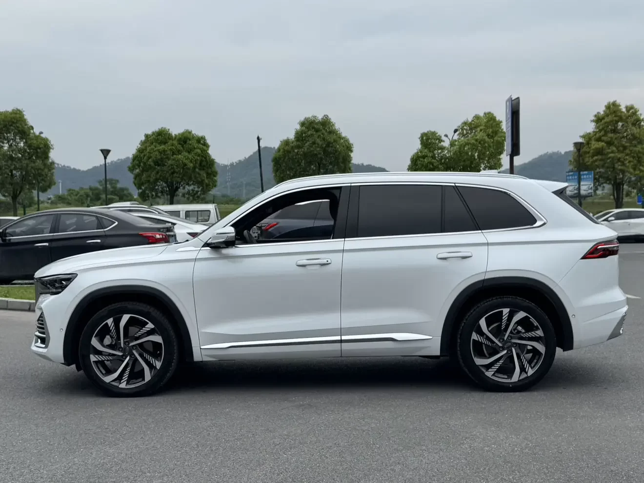 Geely Monjaro