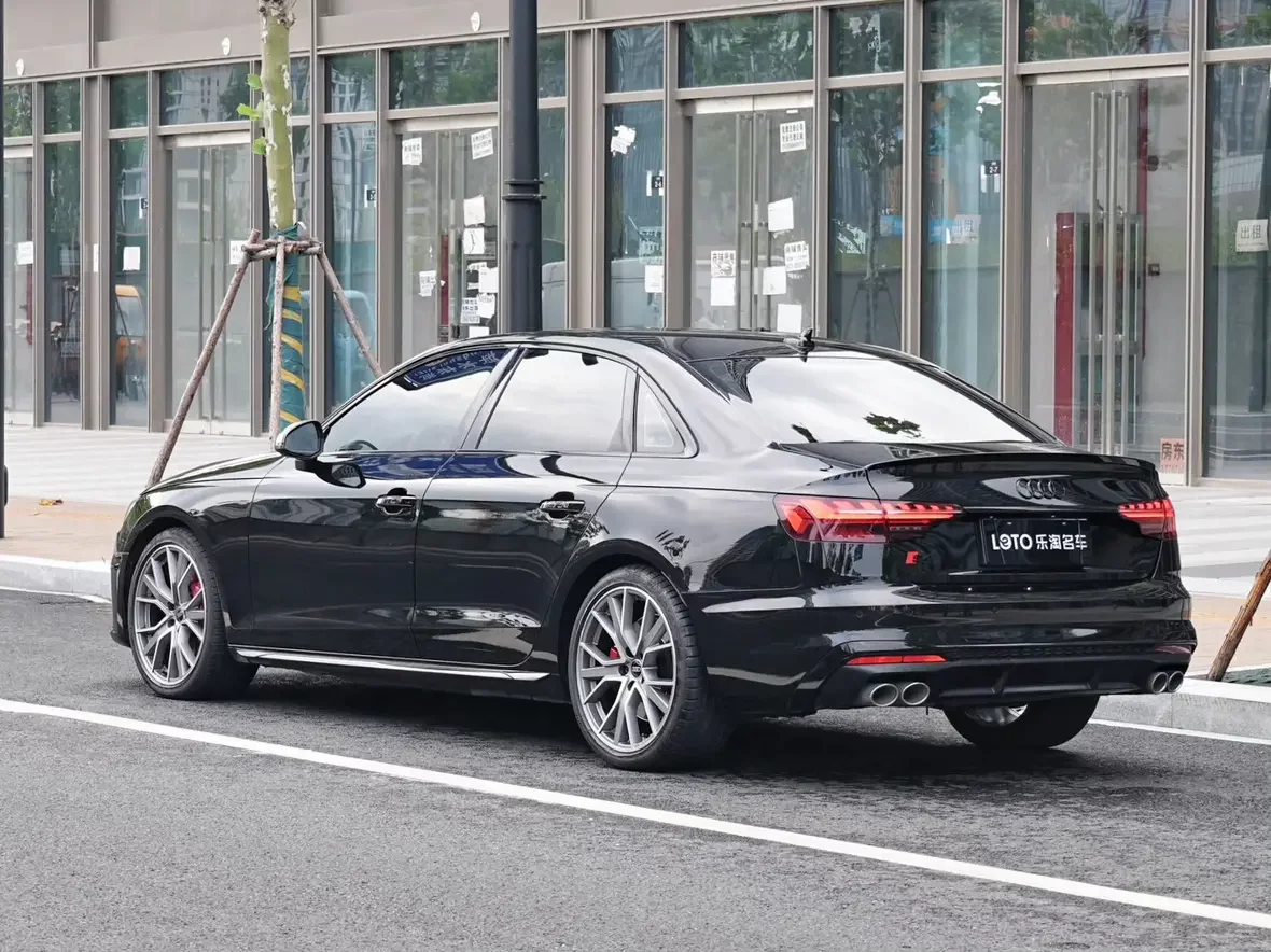Audi S4