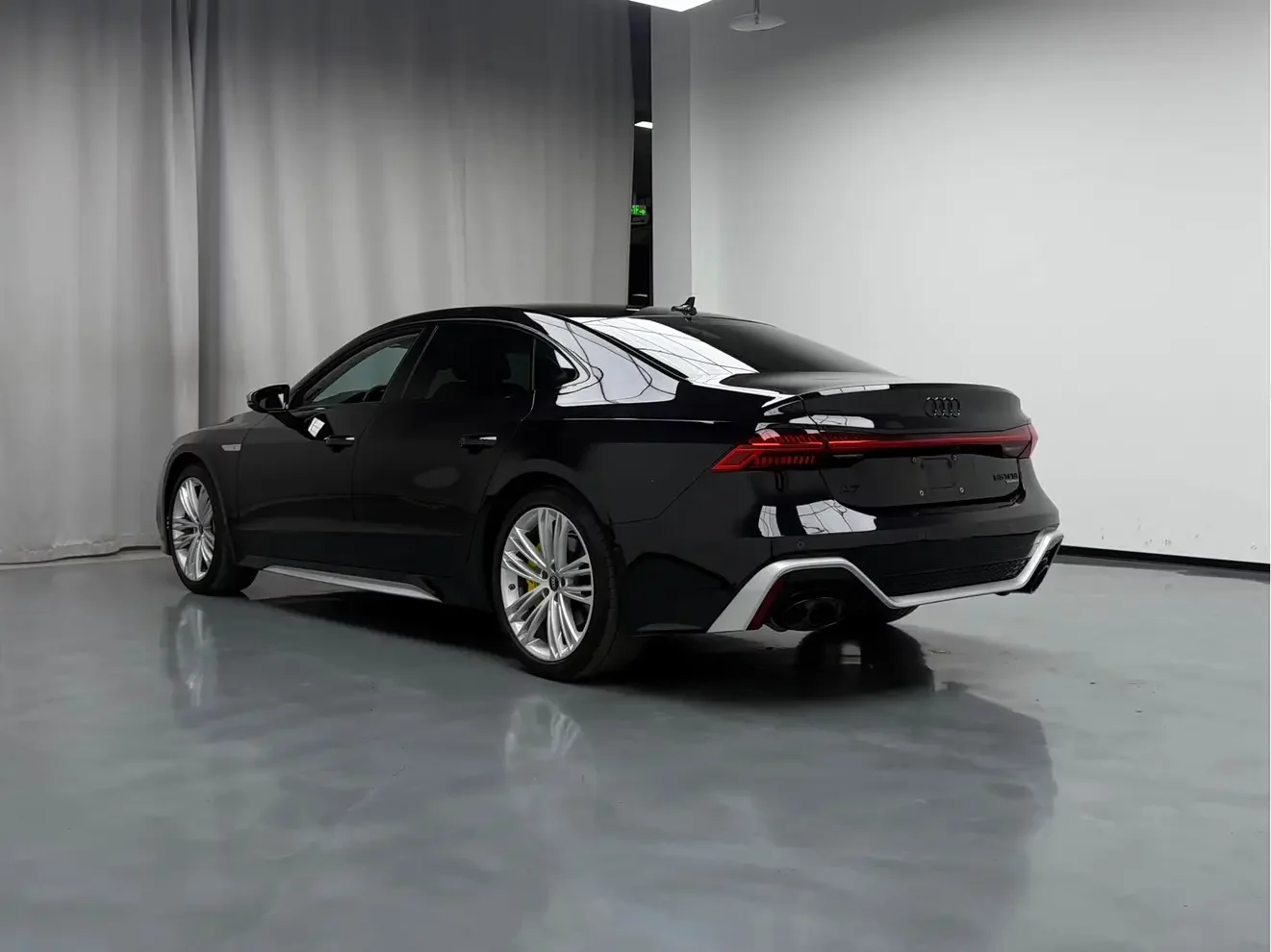 Audi A7L