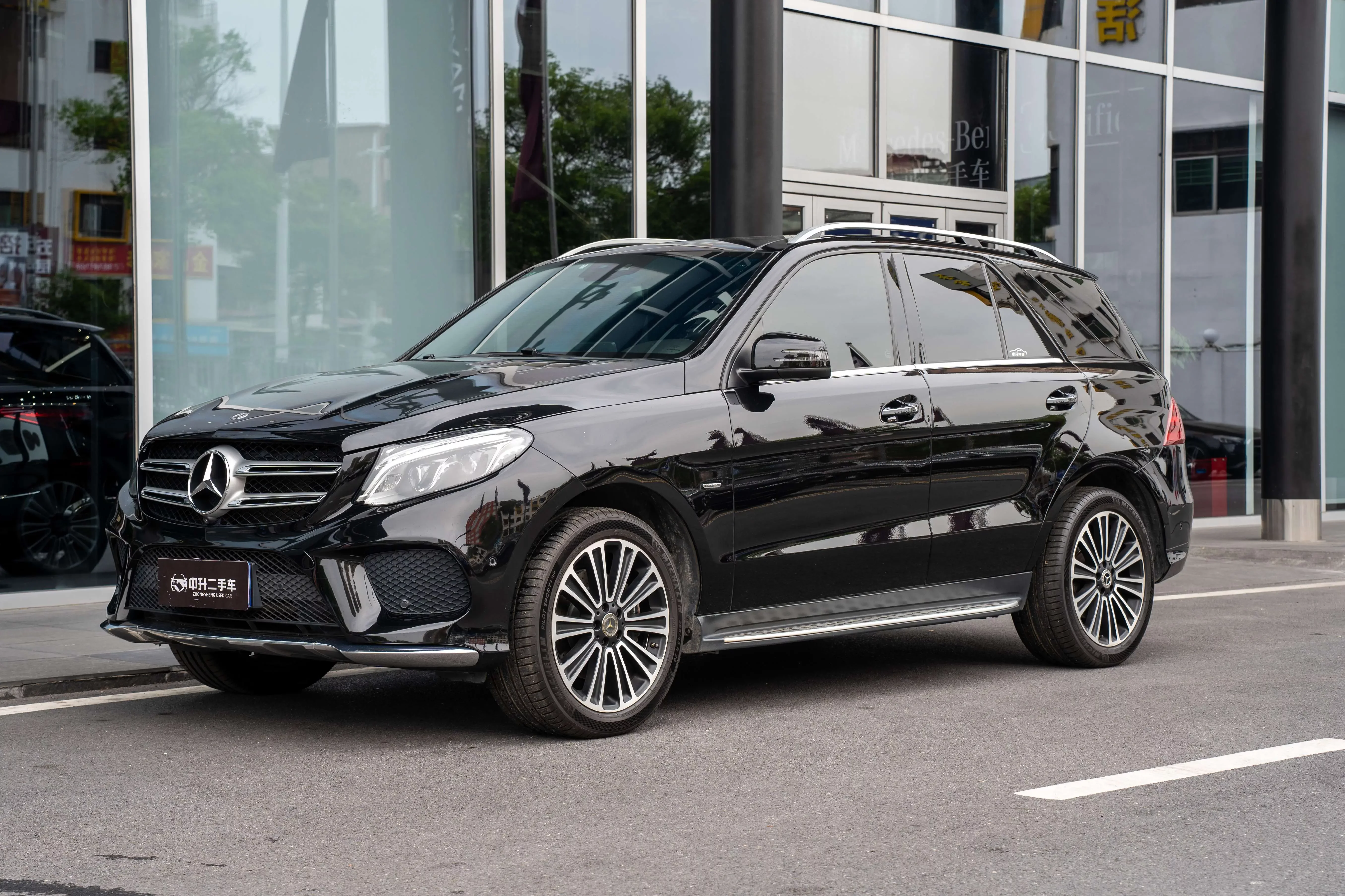 Mercedes-Benz GLE (Imported)
