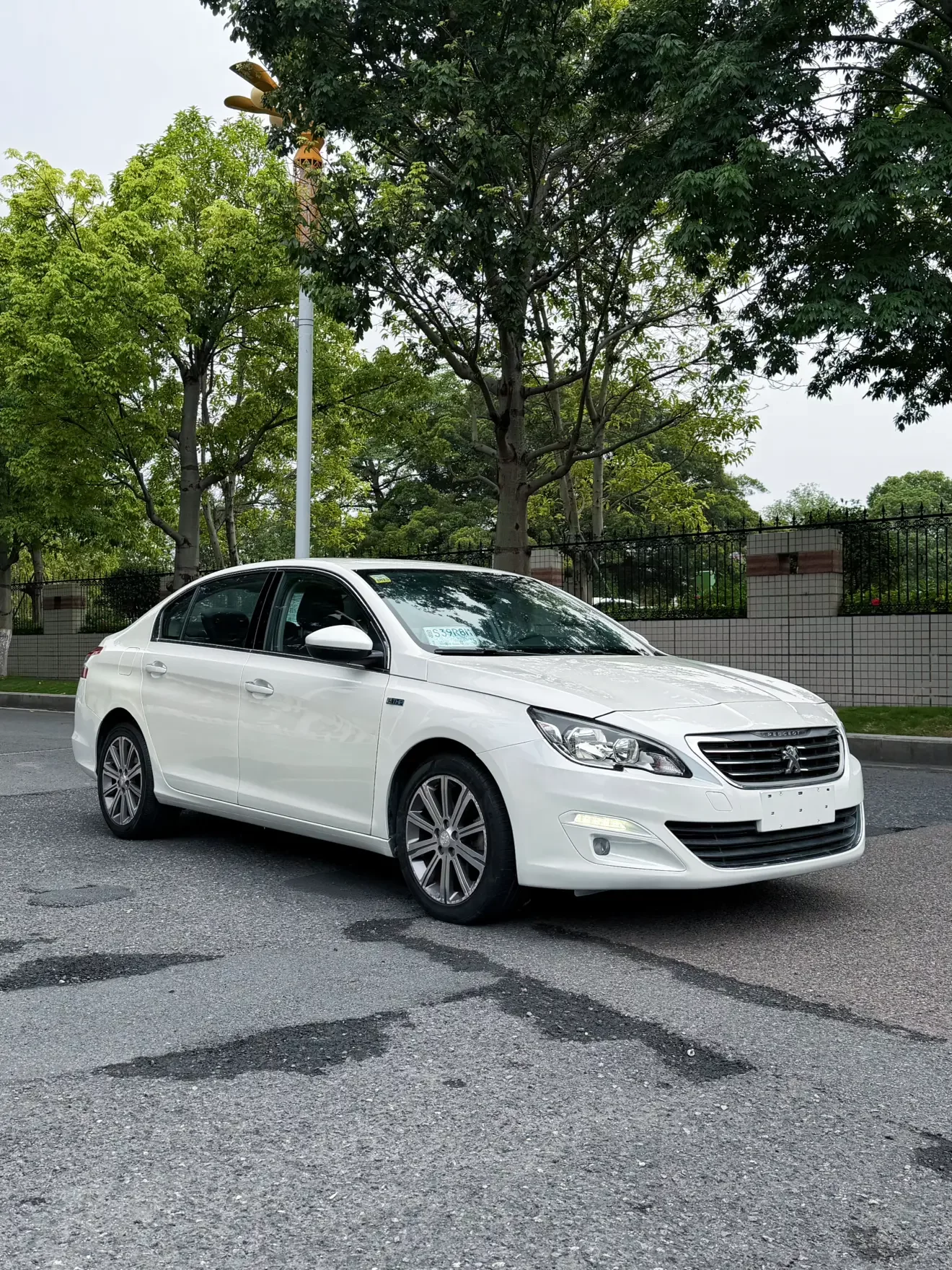 Peugeot 408