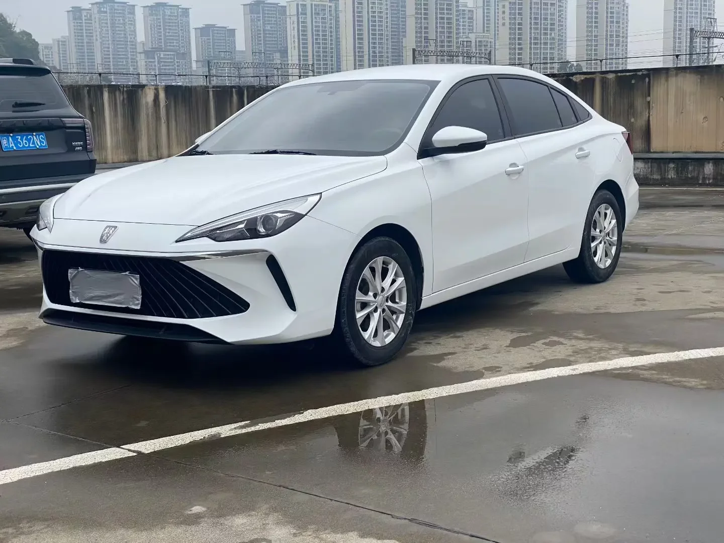 Roewe i5
