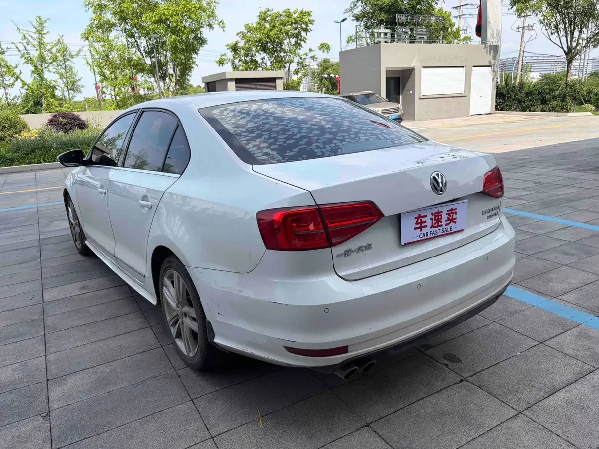 Volkswagen Sagitar