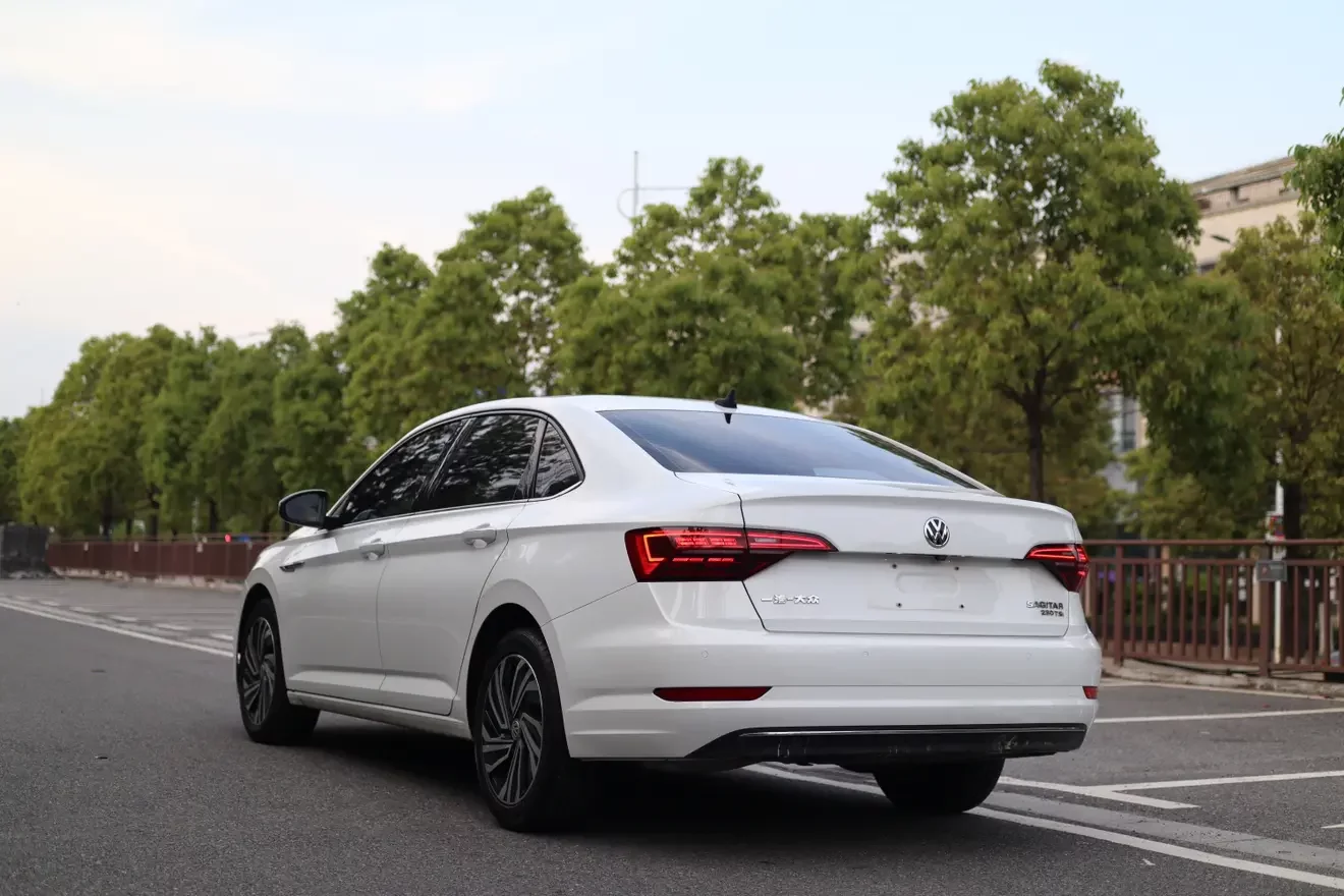Volkswagen Sagitar