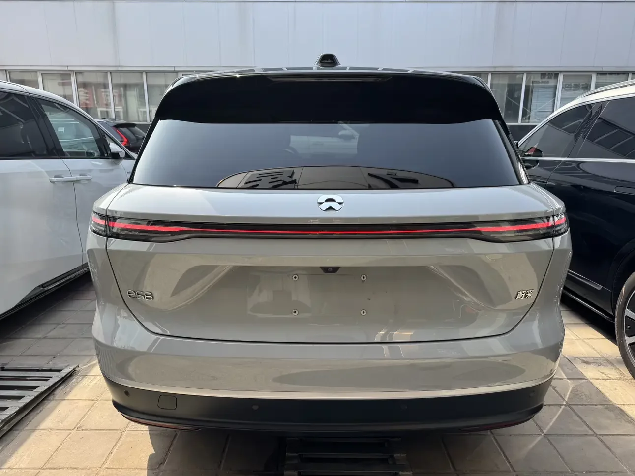 NIO ES8