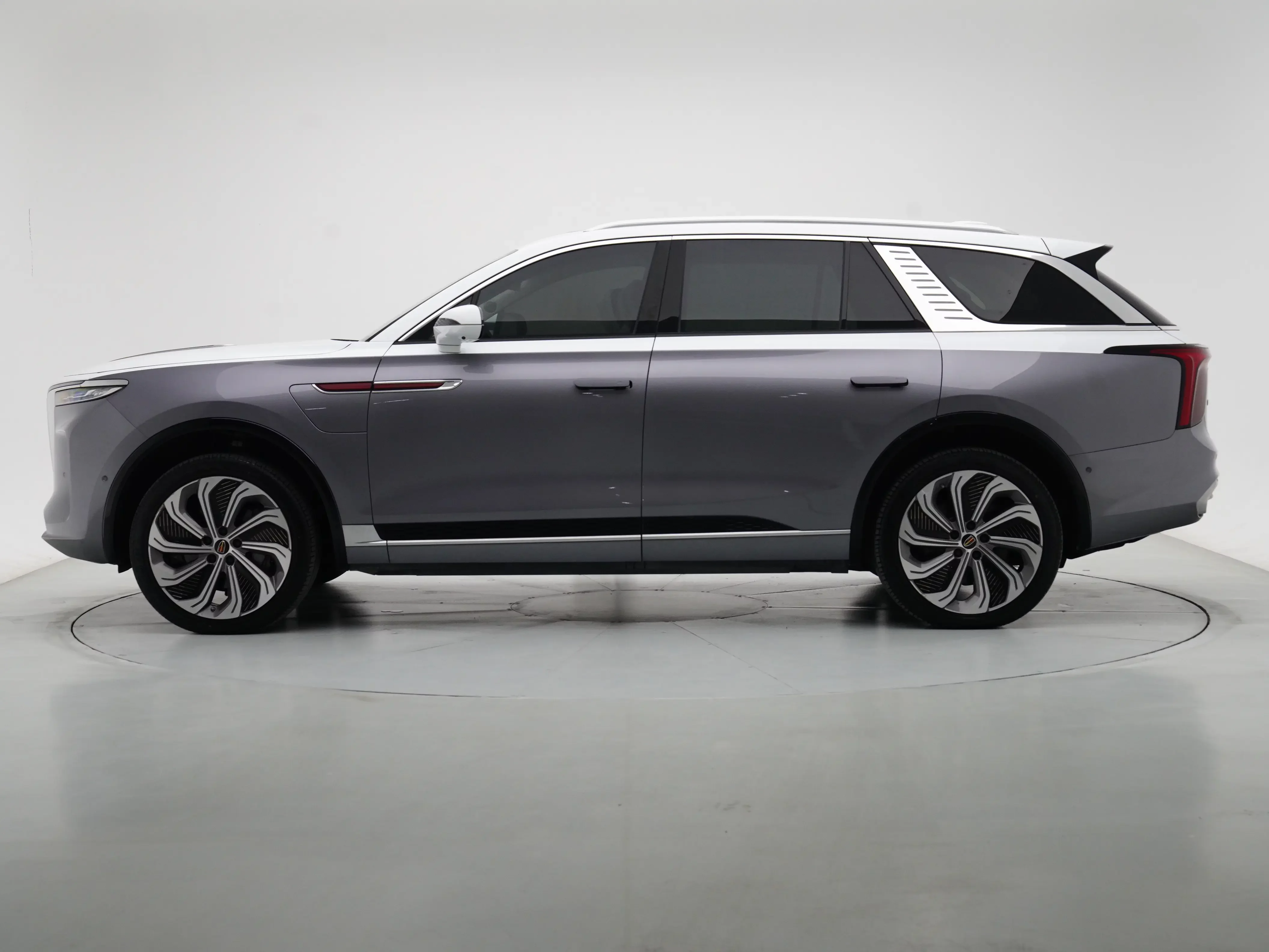 Hongqi E-HS9