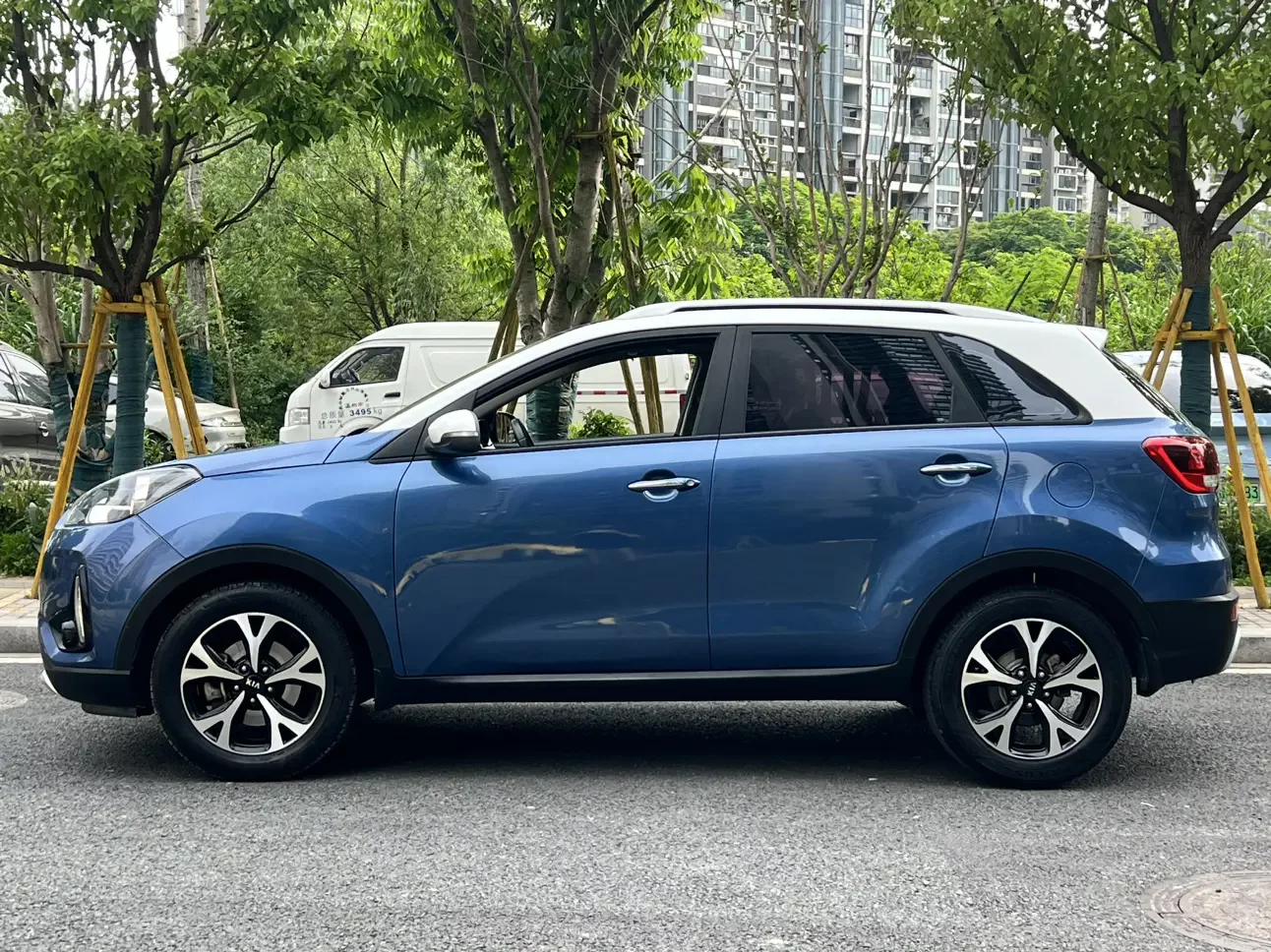 Kia Run proudly